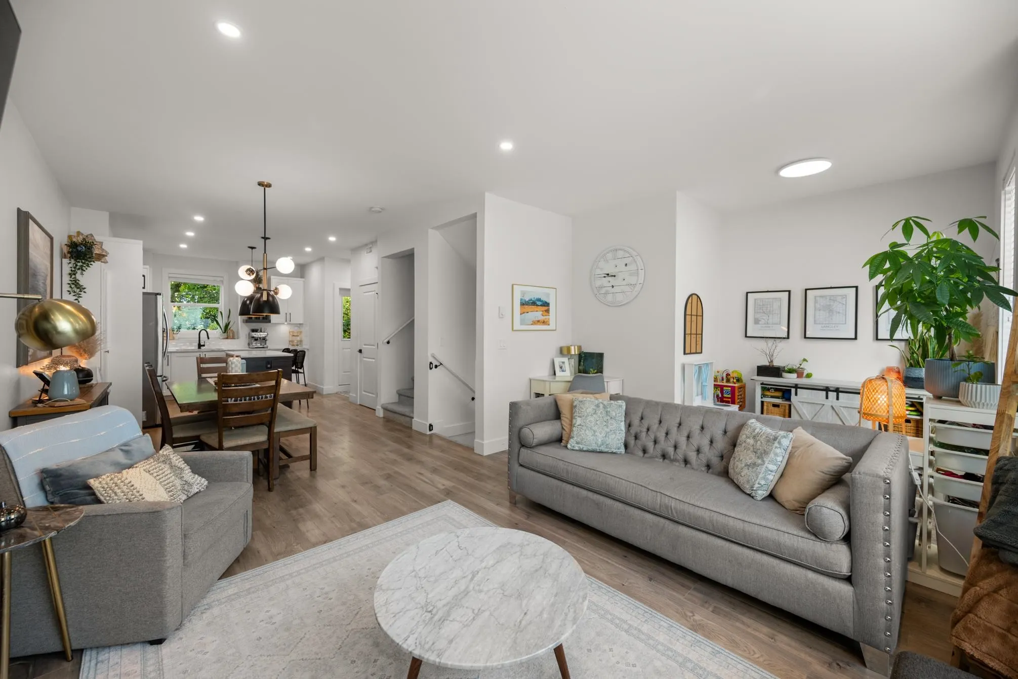 10 27640 Lantern Avenue