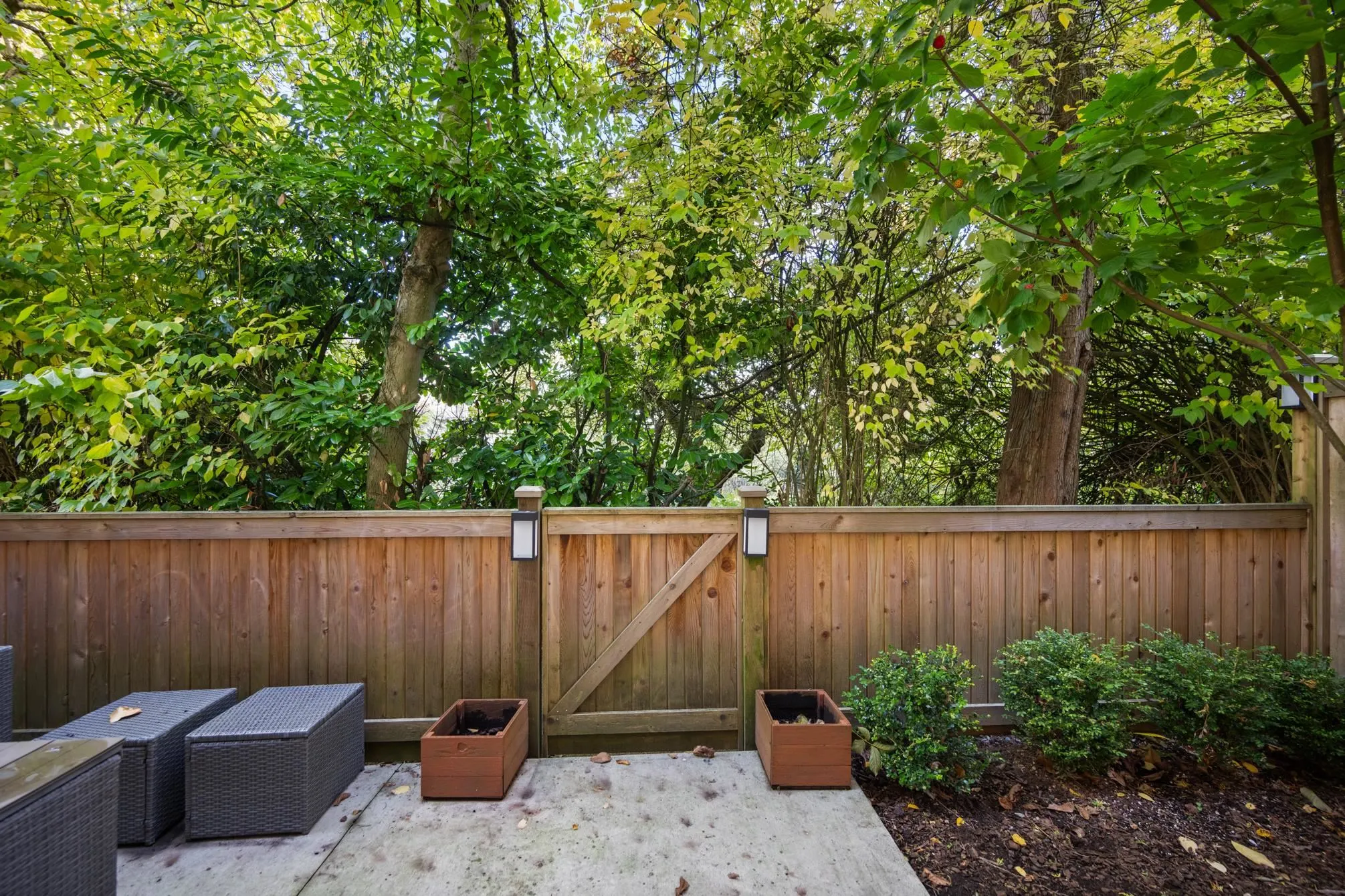 10 27640 Lantern Avenue