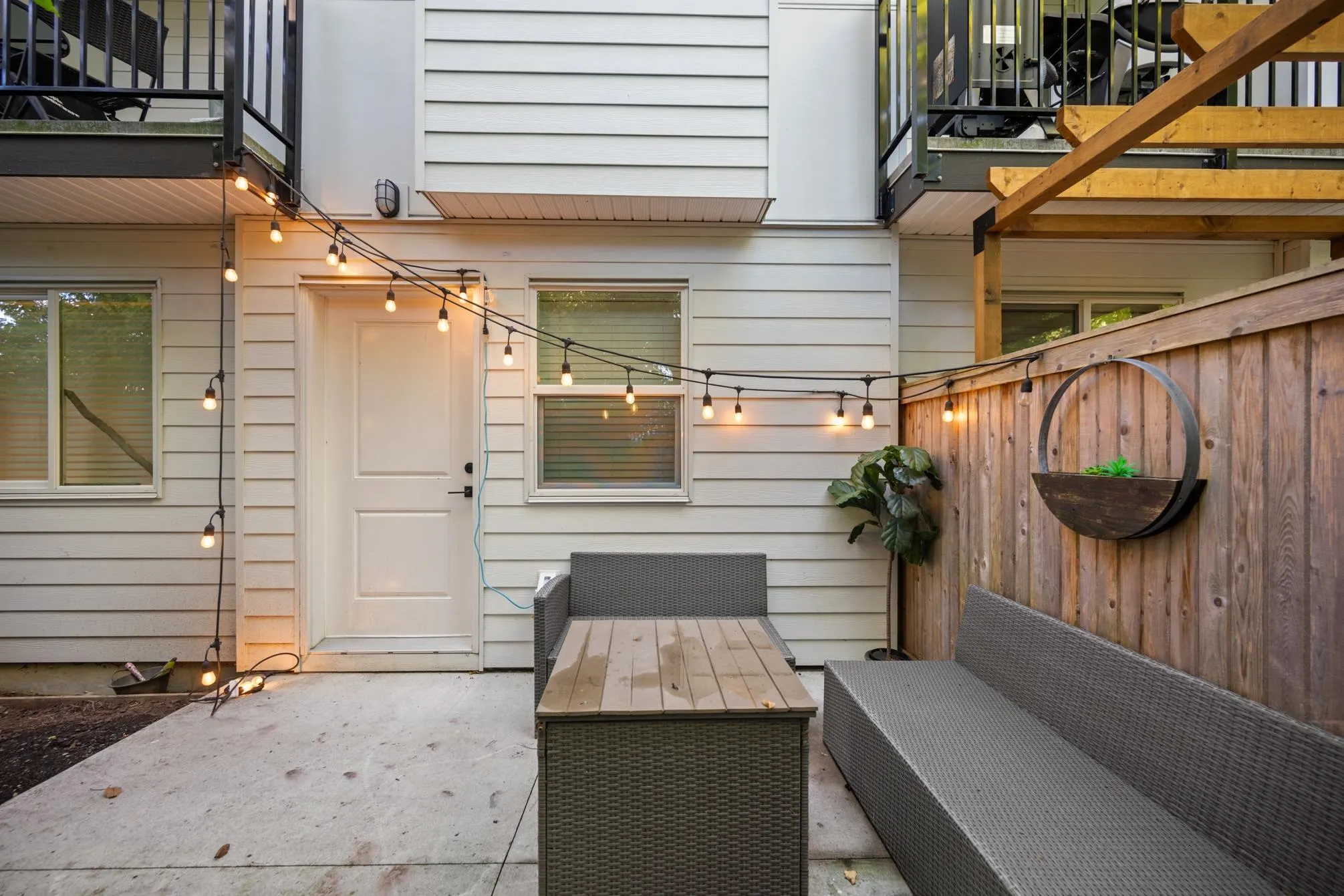 10 27640 Lantern Avenue