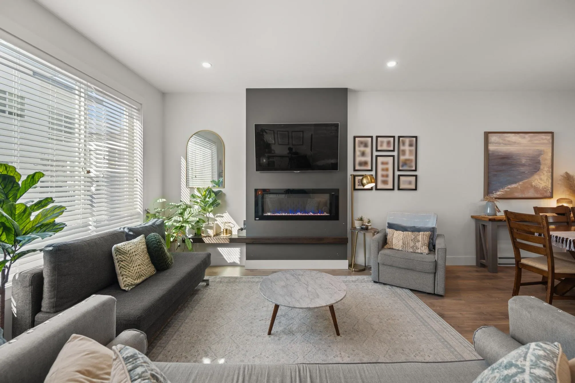 10 27640 Lantern Avenue