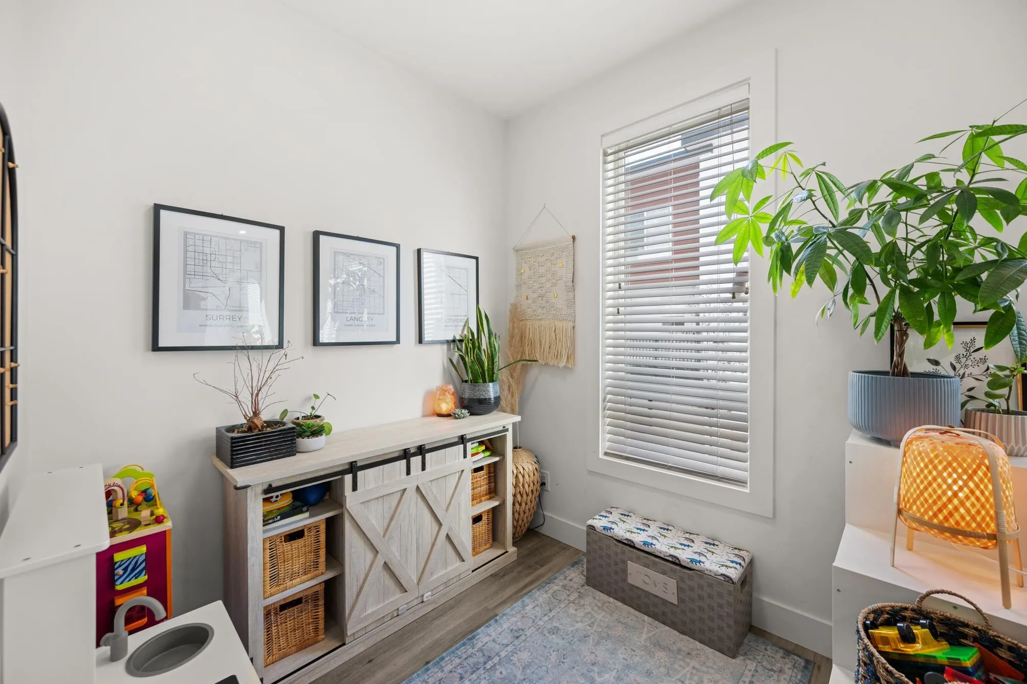 10 27640 Lantern Avenue