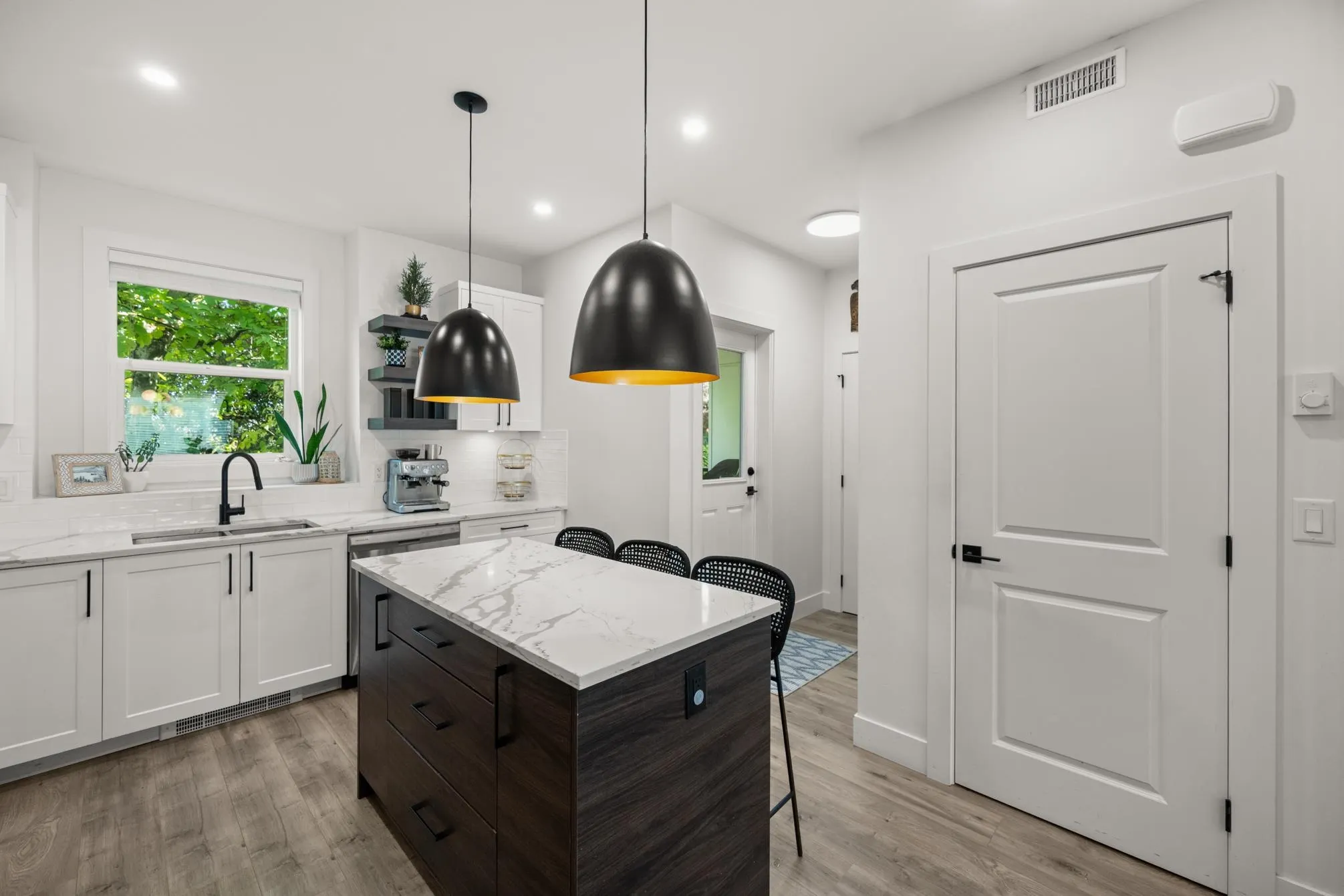 10 27640 Lantern Avenue