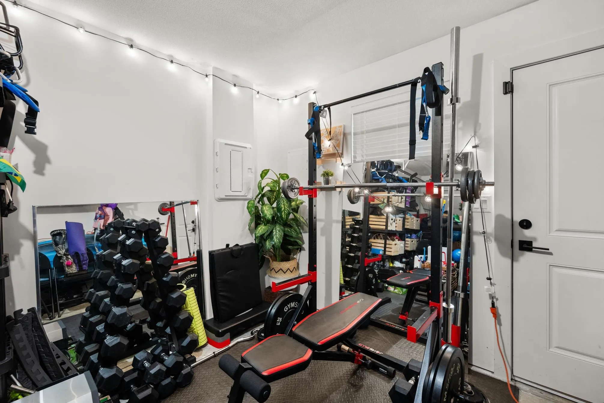 10 27640 Lantern Avenue