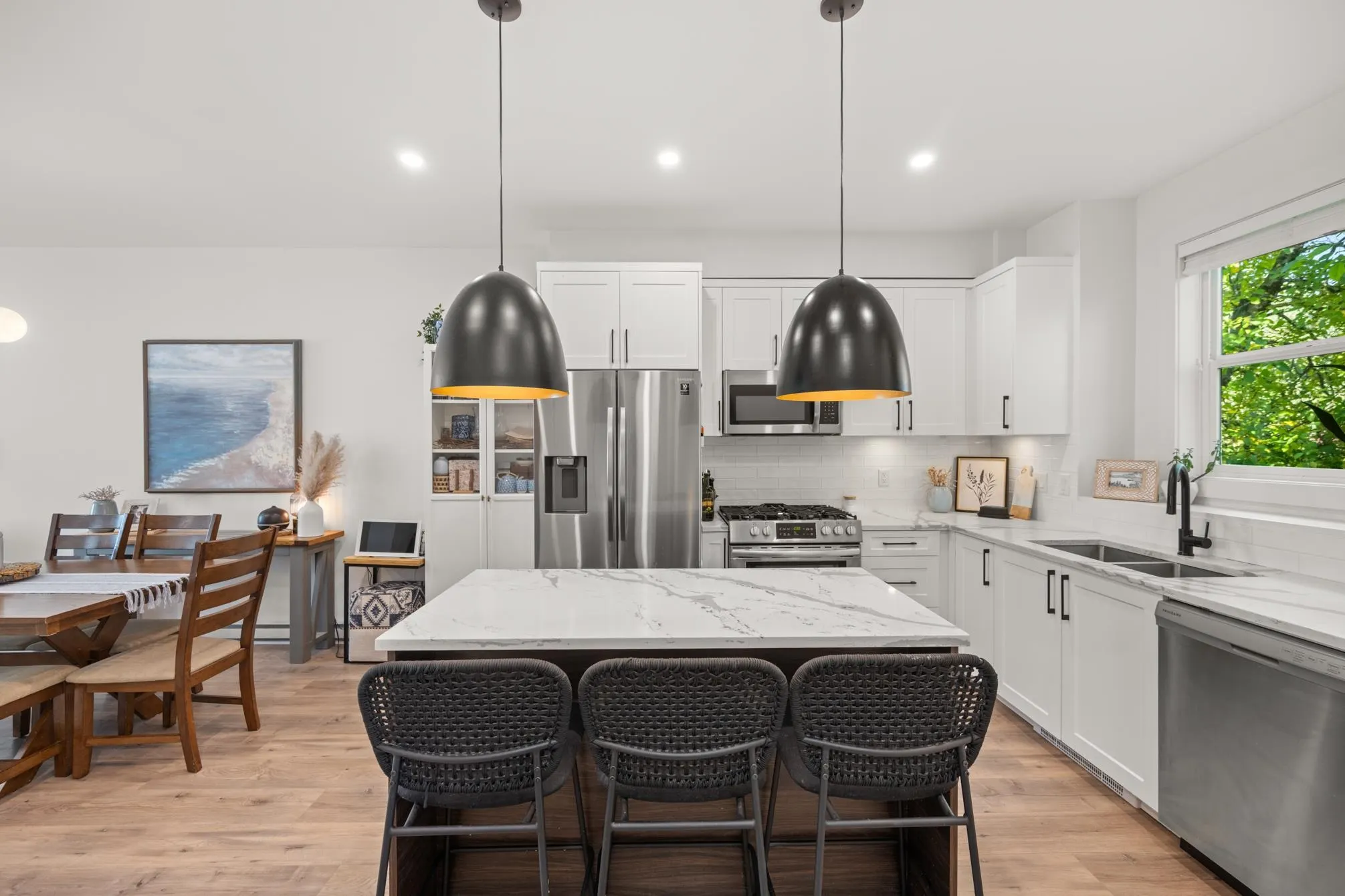 10 27640 Lantern Avenue