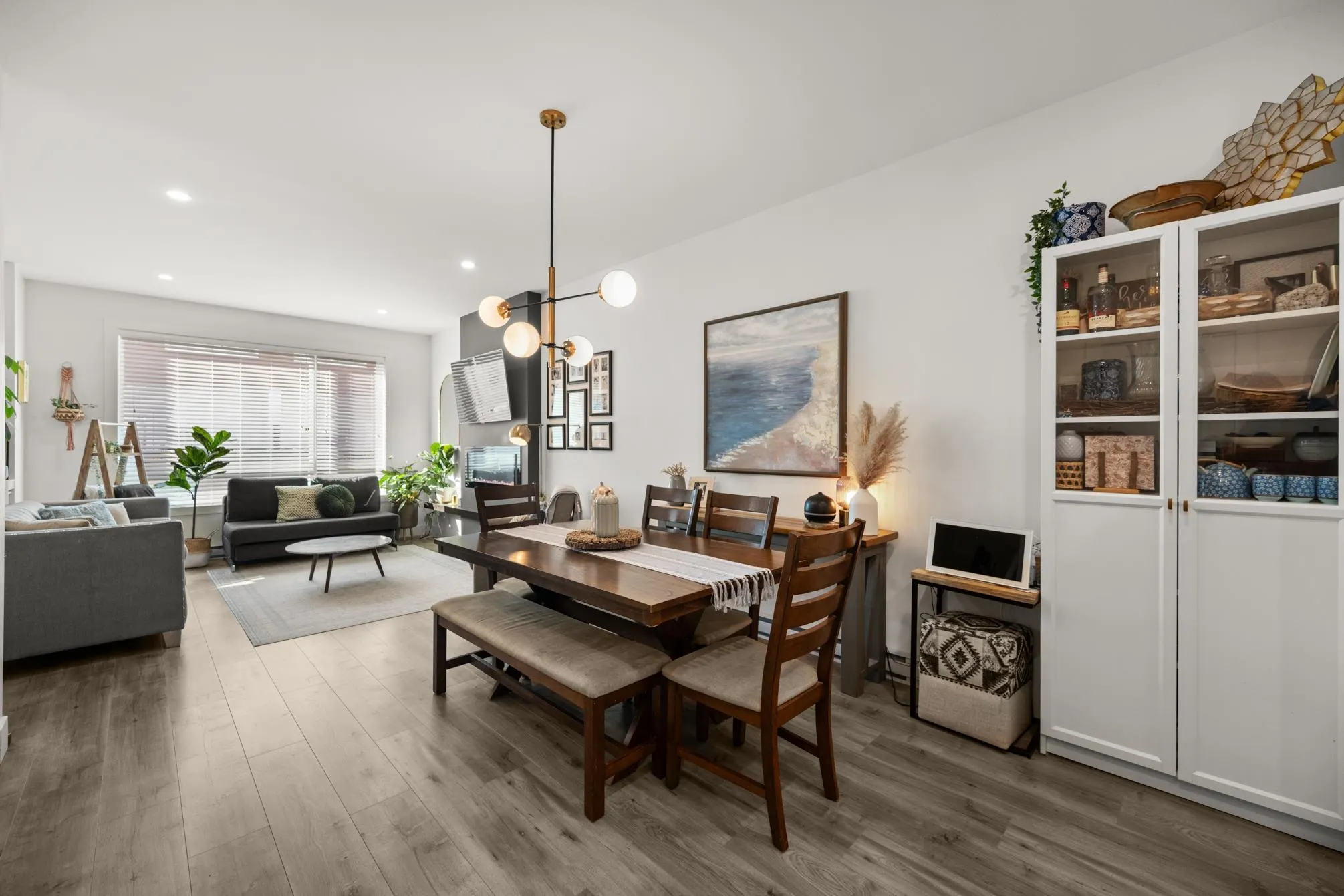 10 27640 Lantern Avenue