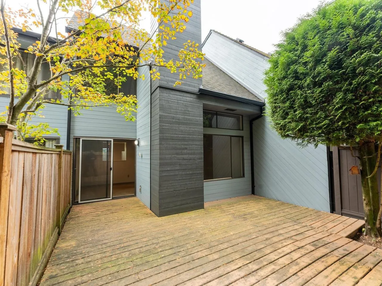 19 3851 Blundell Road