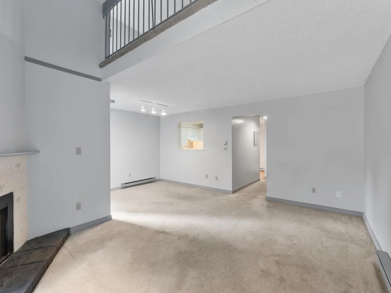 19 3851 Blundell Road