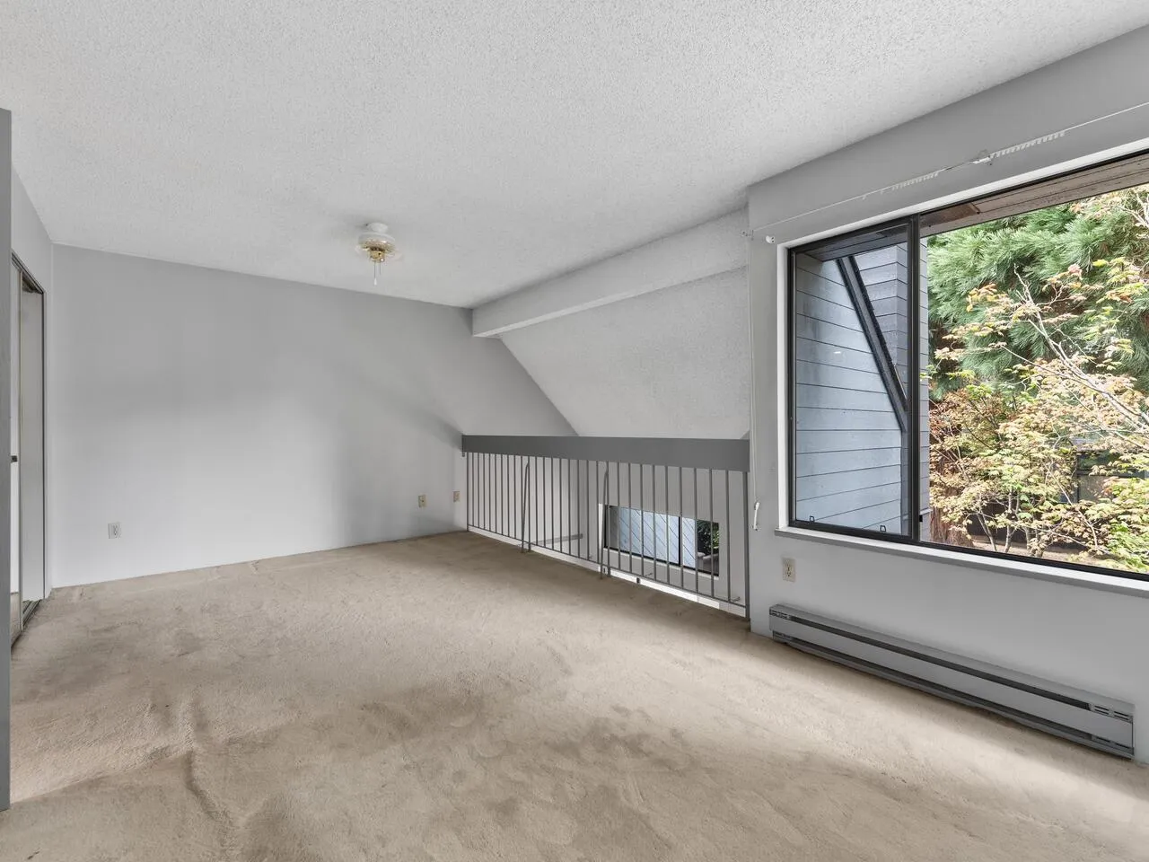 19 3851 Blundell Road