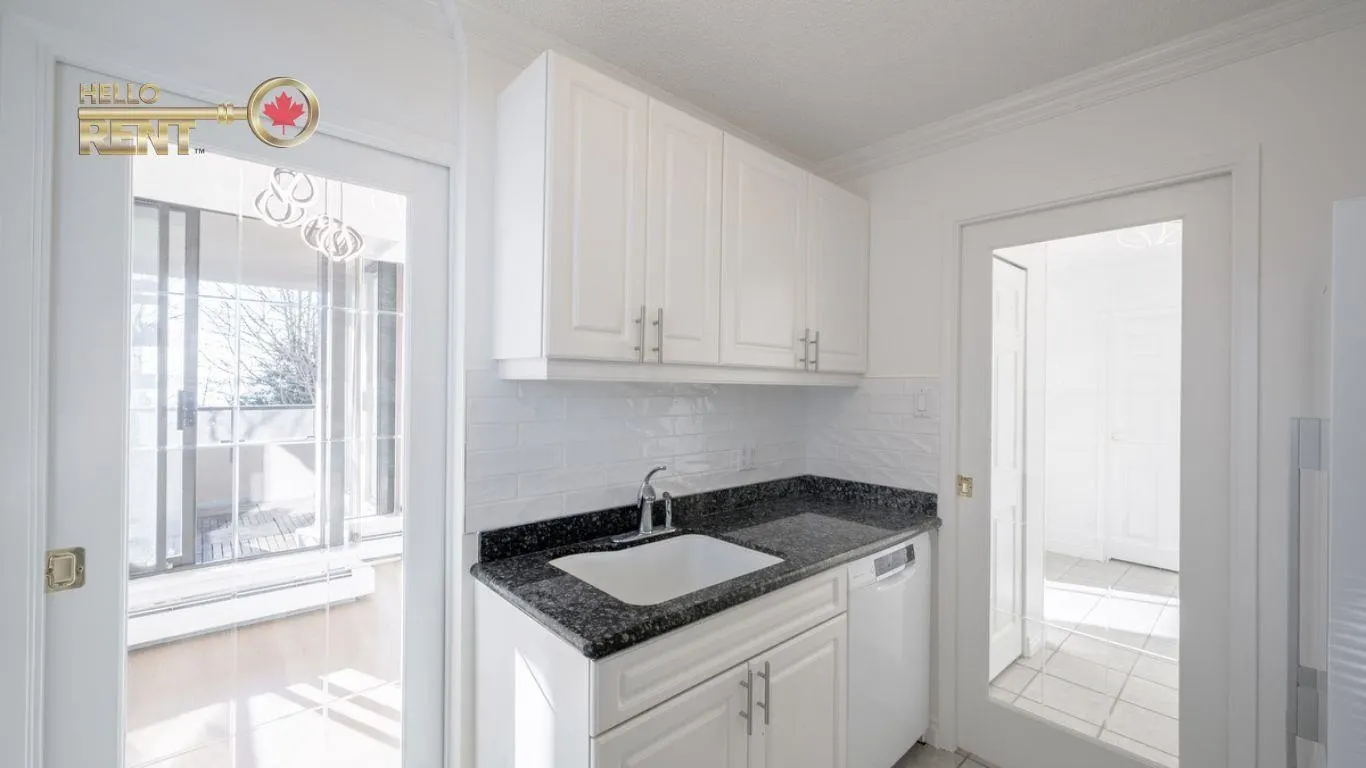 302 1737 Duchess Avenue