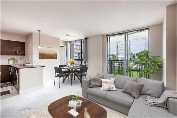 1202 833 Agnes Street