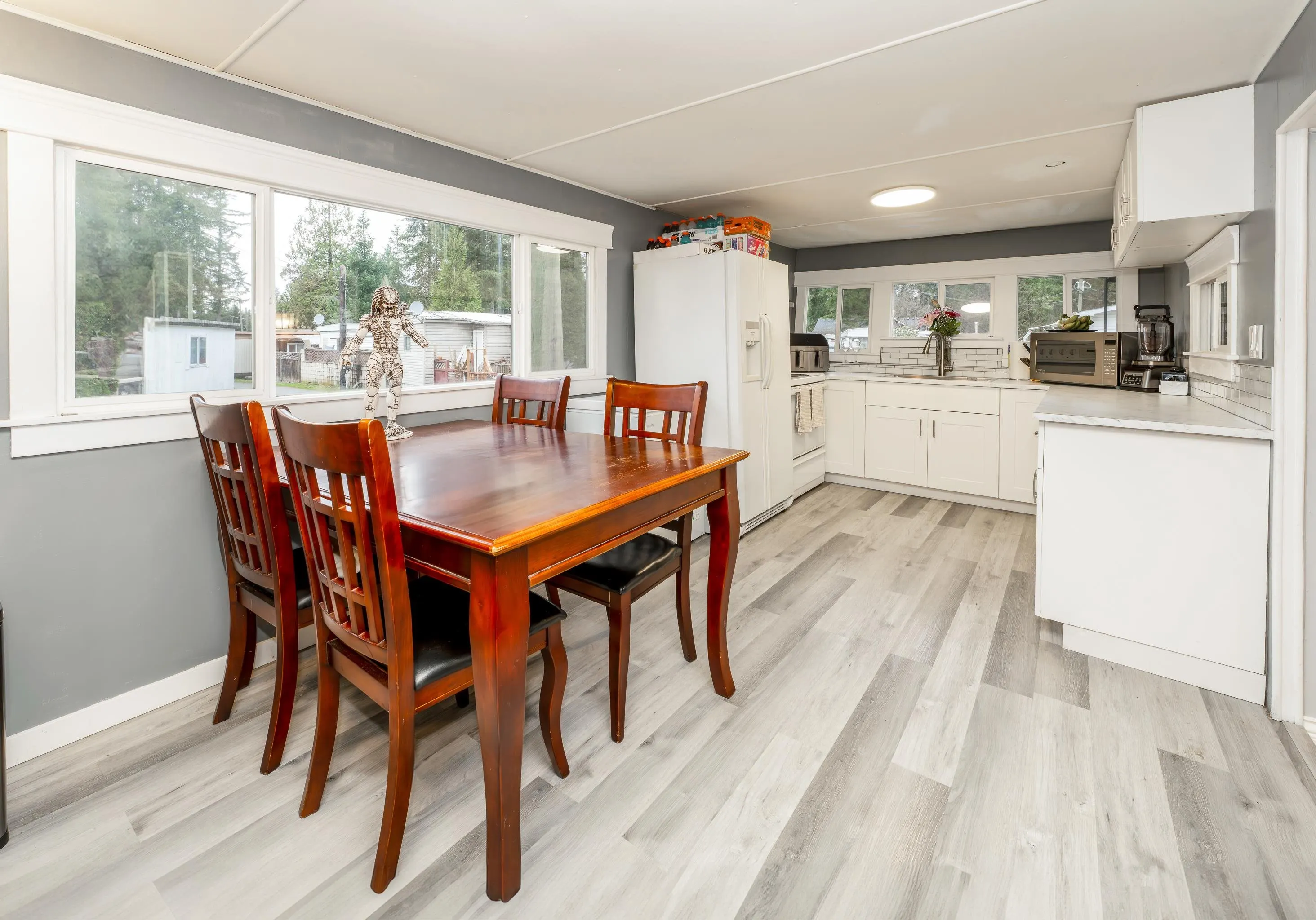 23252 Calvin Crescent