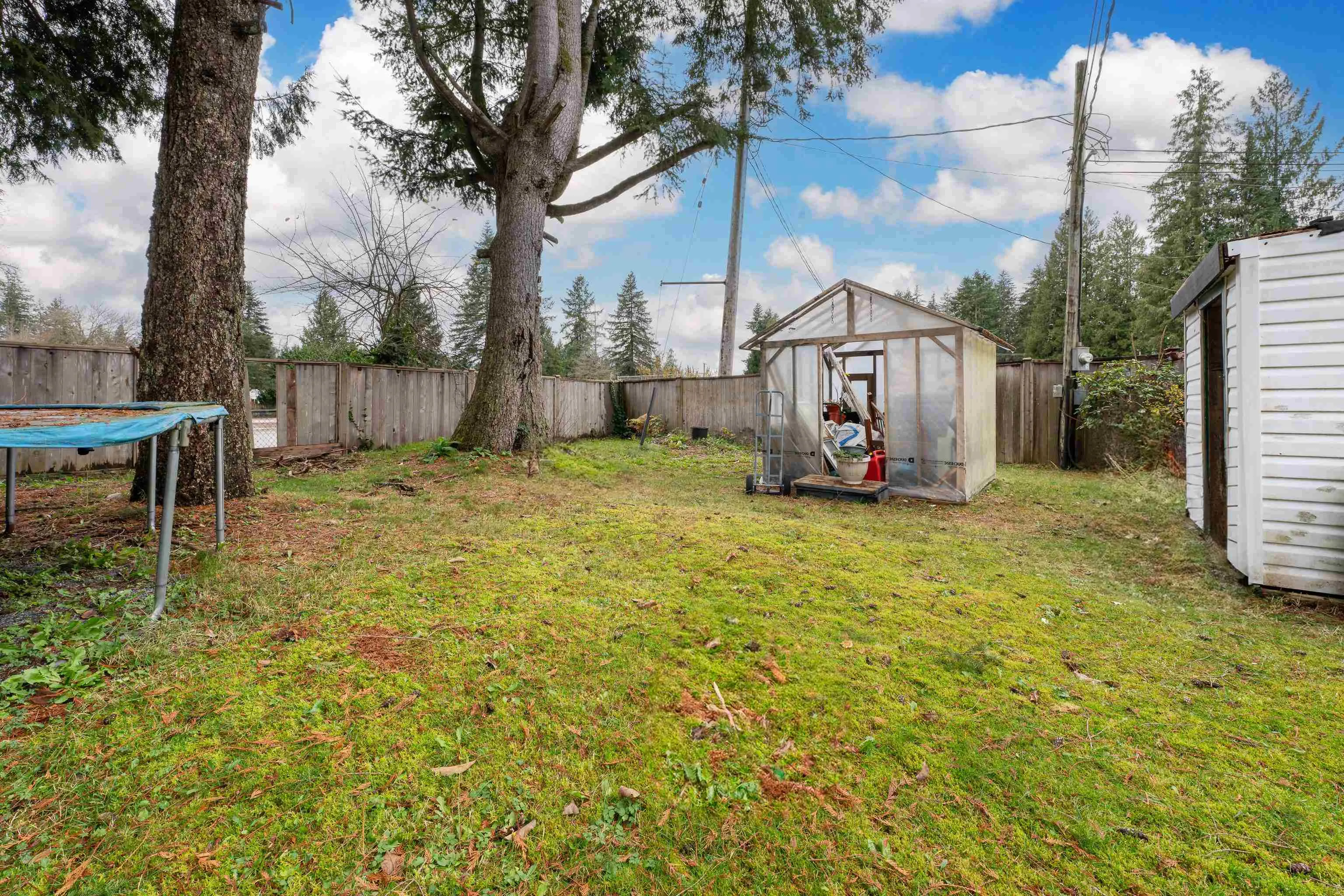 23252 Calvin Crescent