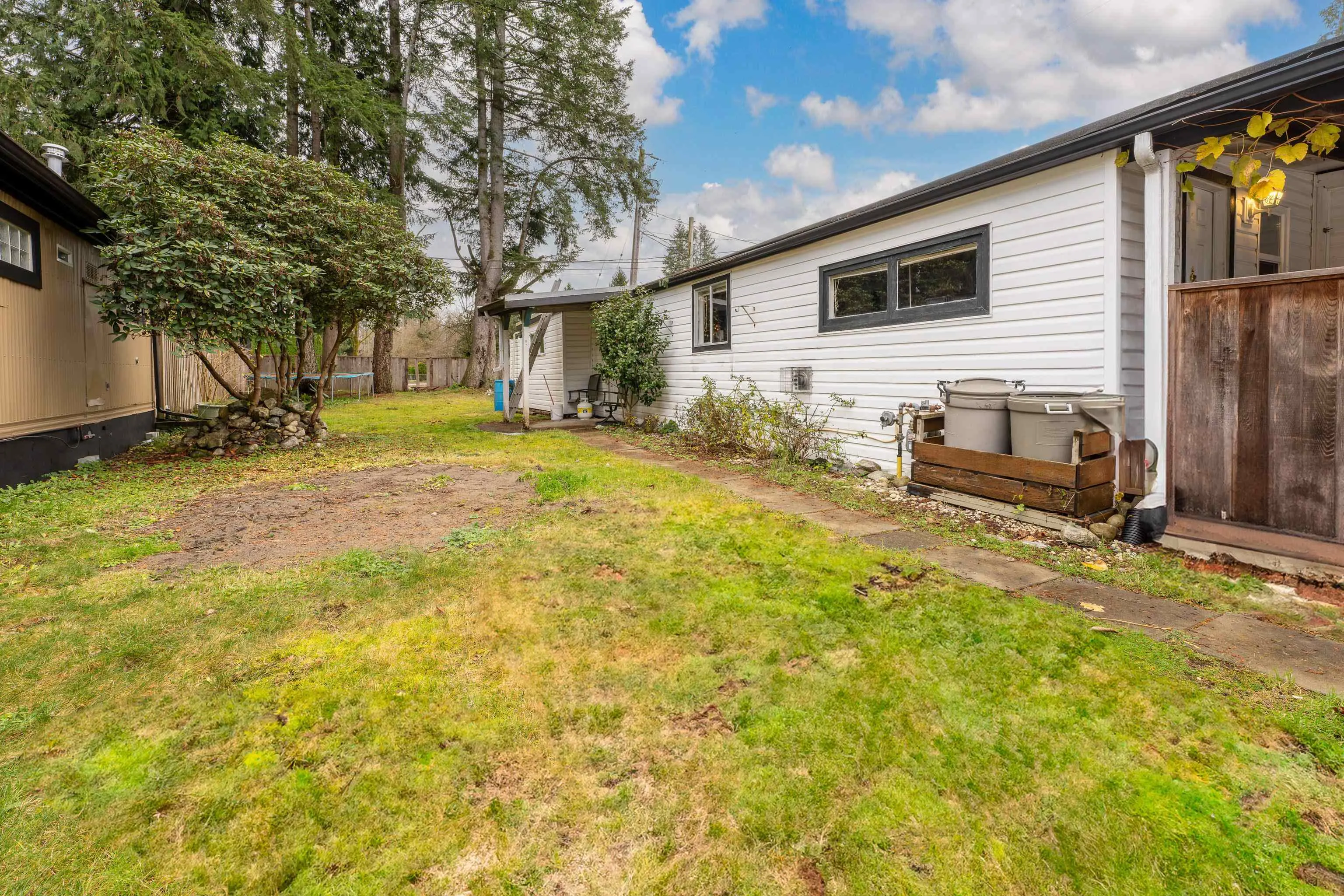 23252 Calvin Crescent