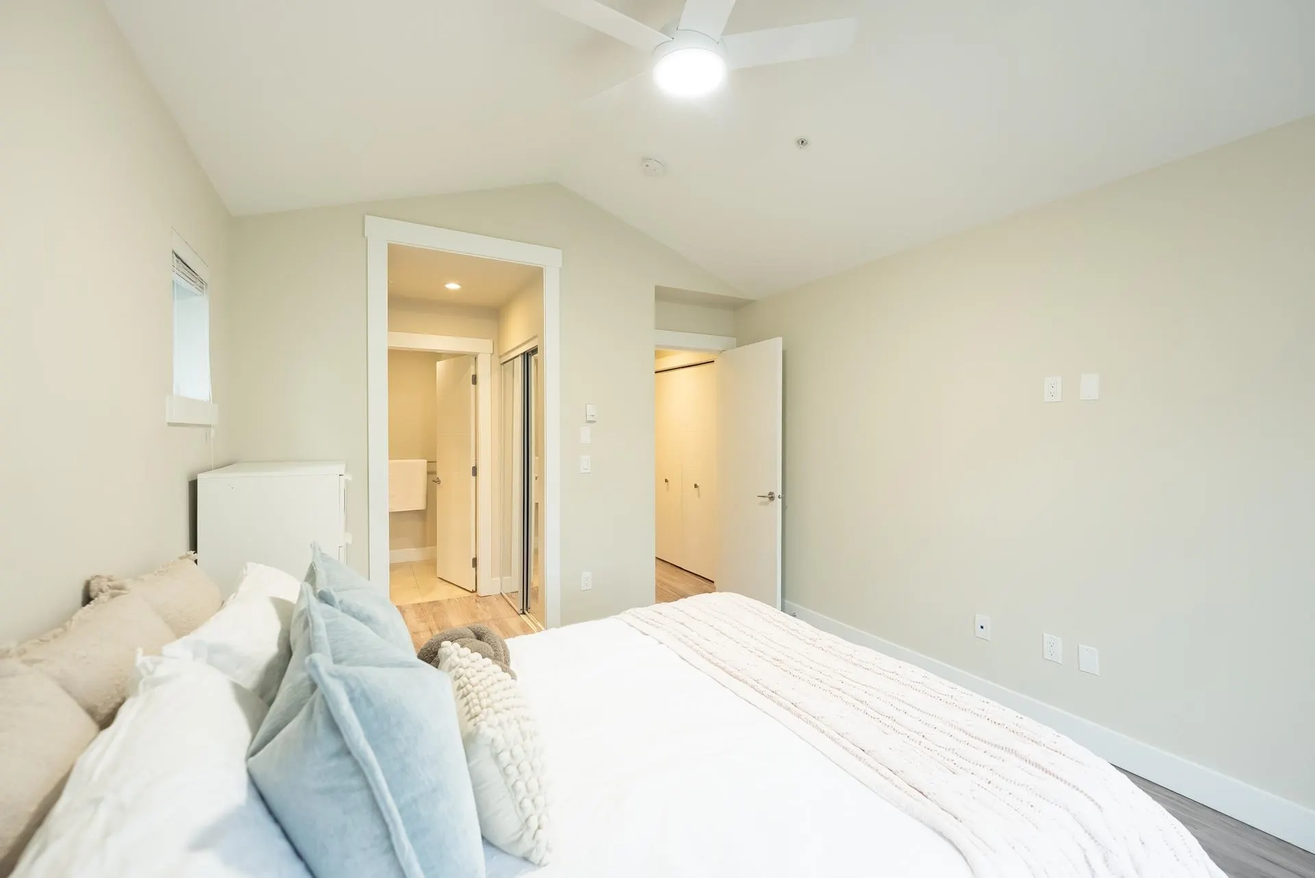 33 20852 77a Avenue