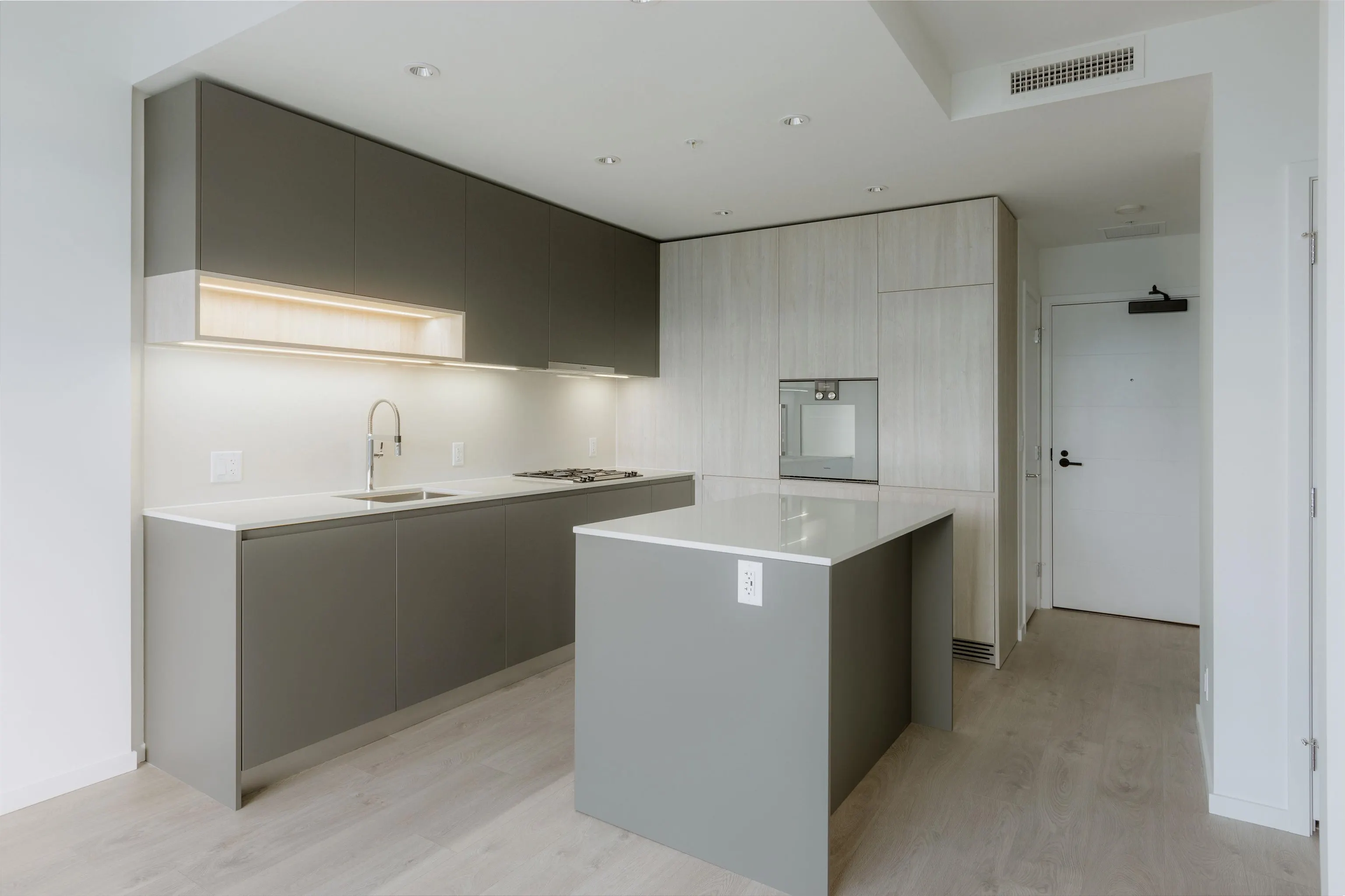 1206 6500 Minoru Boulevard