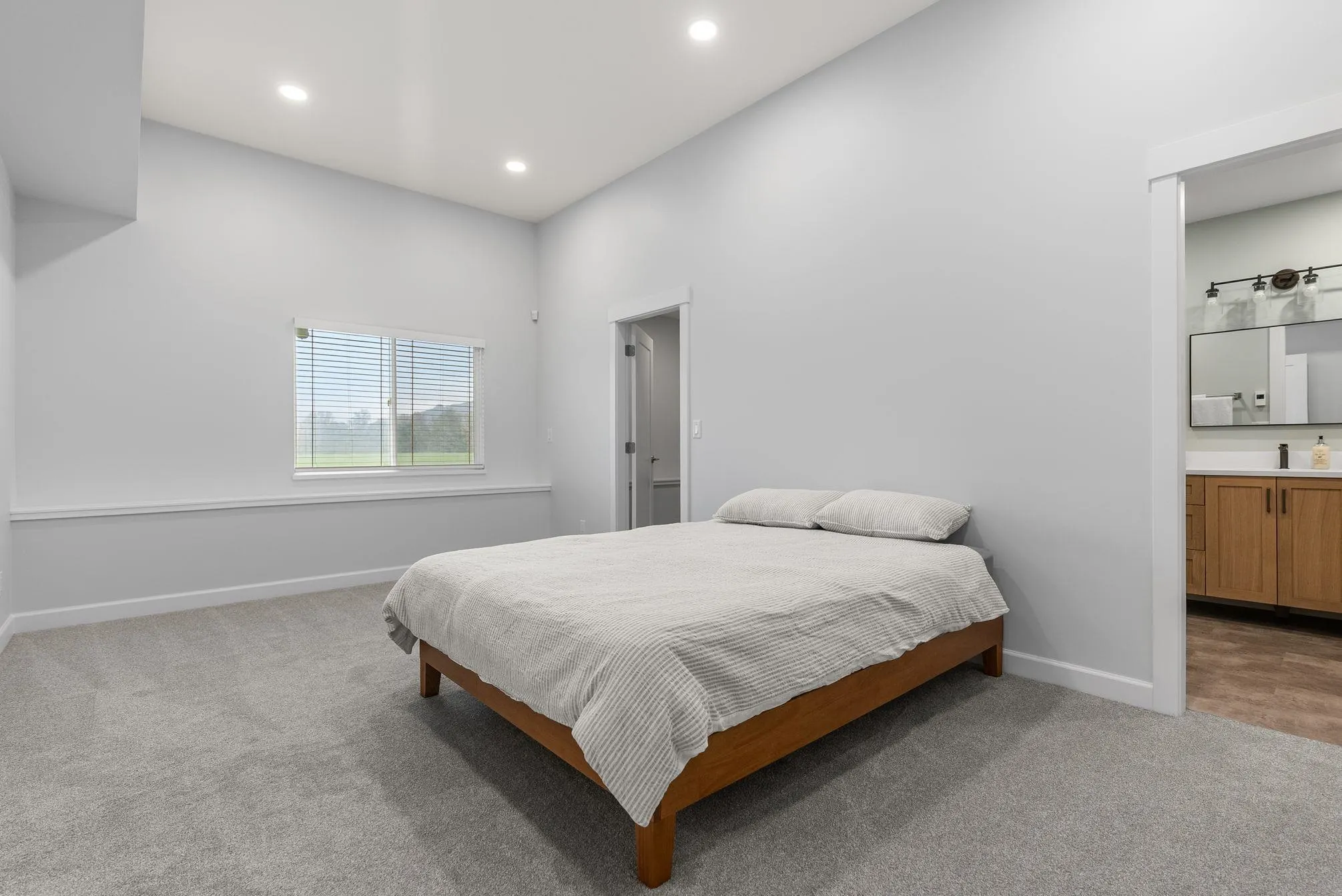 12 47470 Chartwell Drive