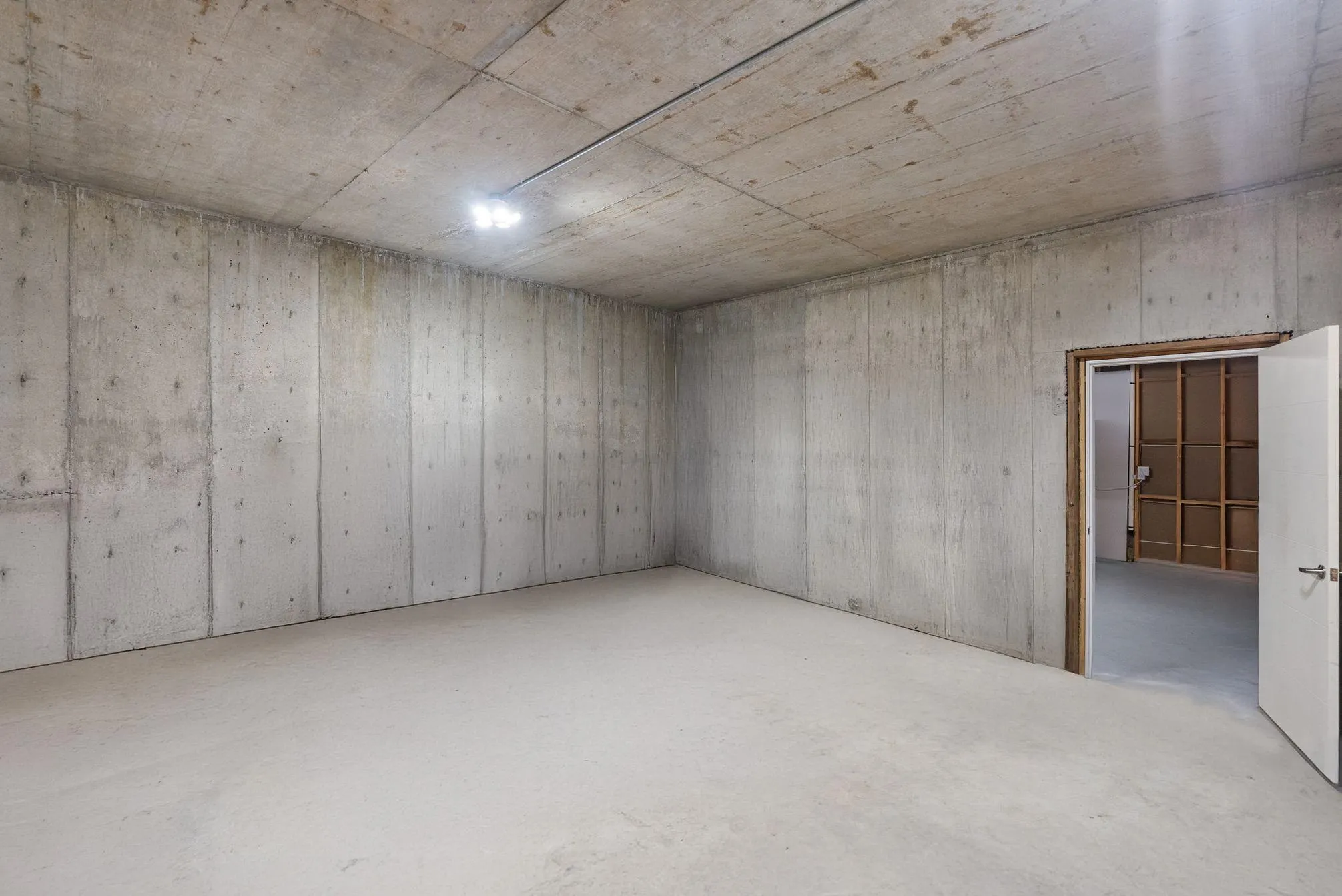 12 47470 Chartwell Drive