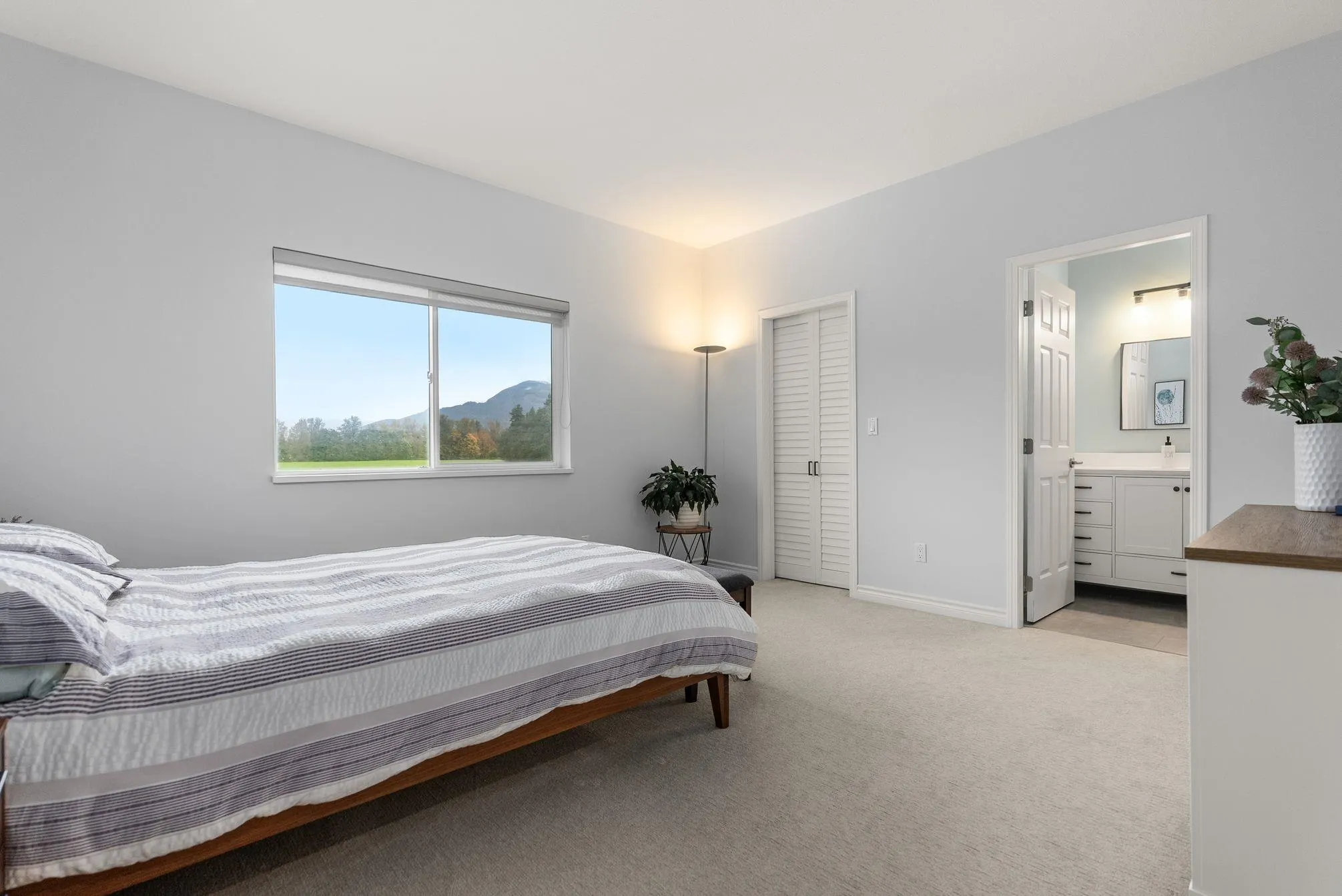 12 47470 Chartwell Drive