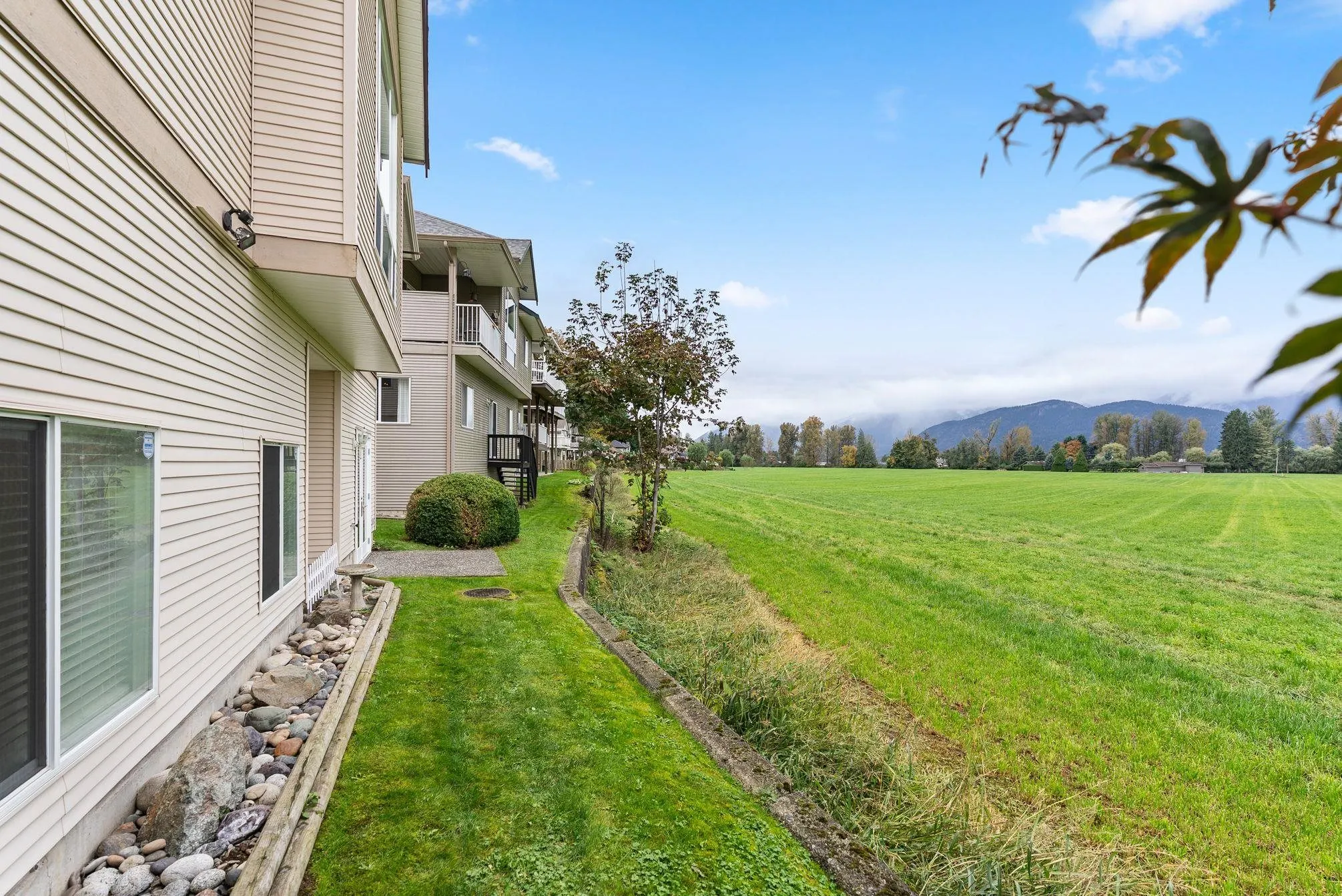 12 47470 Chartwell Drive