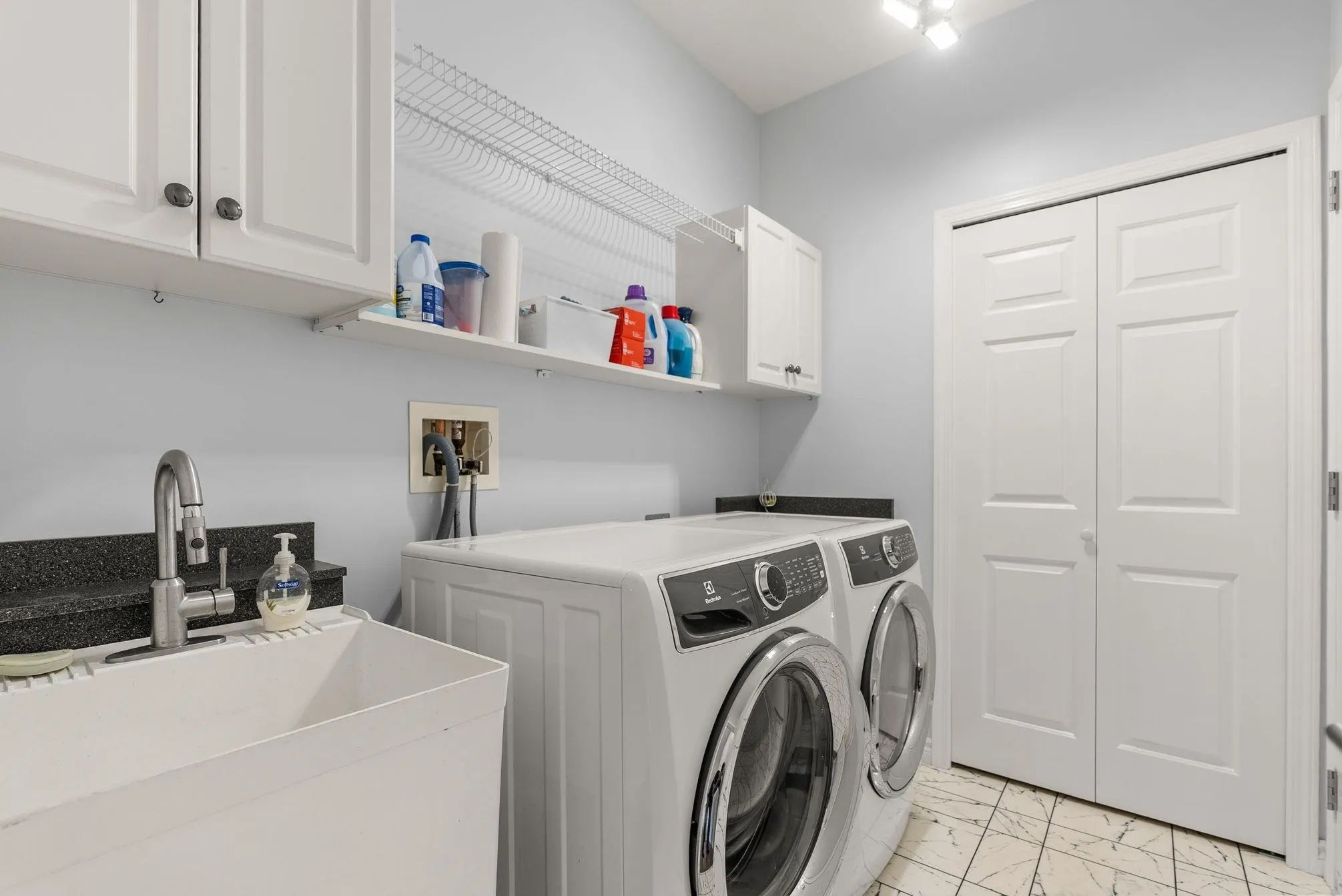 12 47470 Chartwell Drive