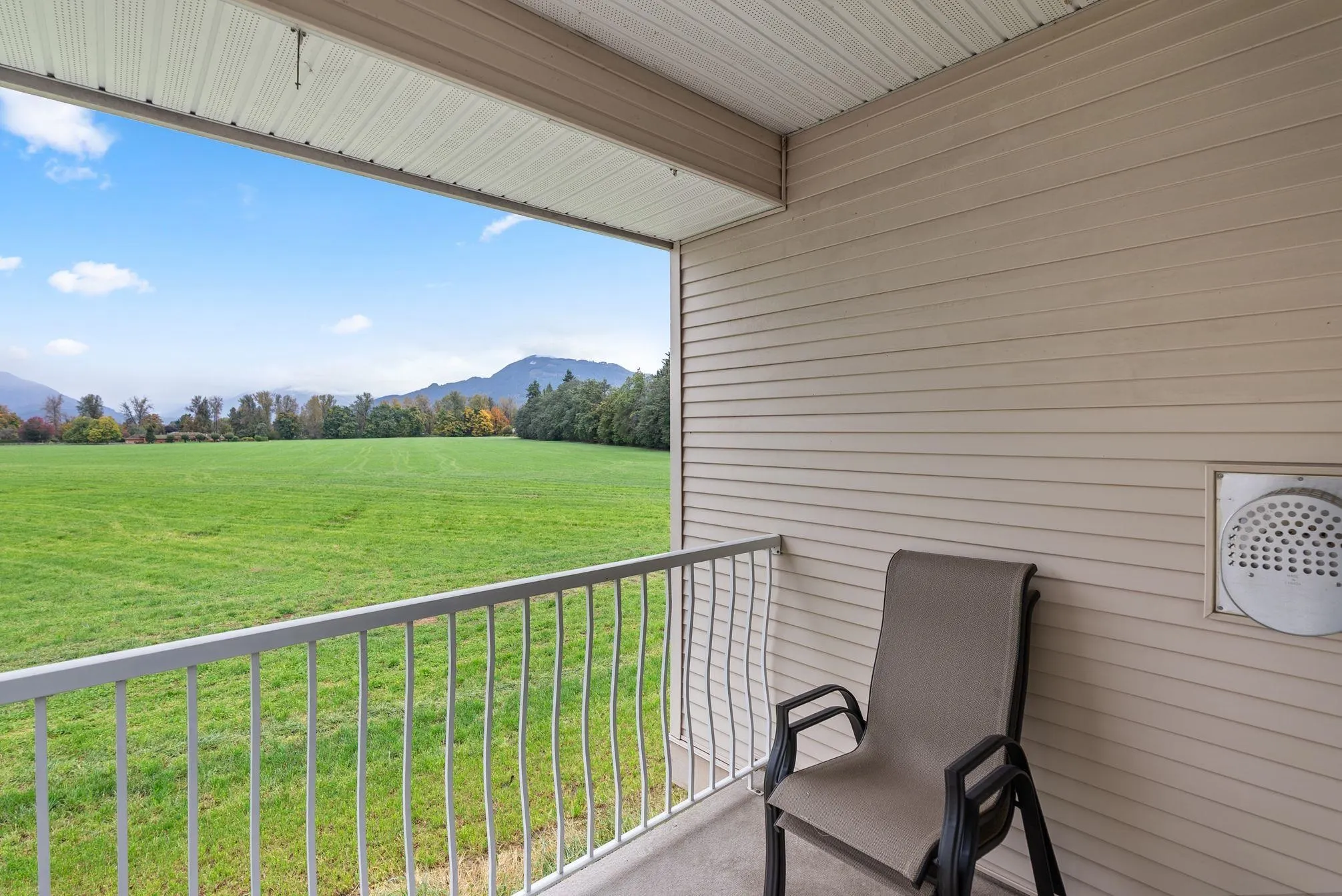 12 47470 Chartwell Drive