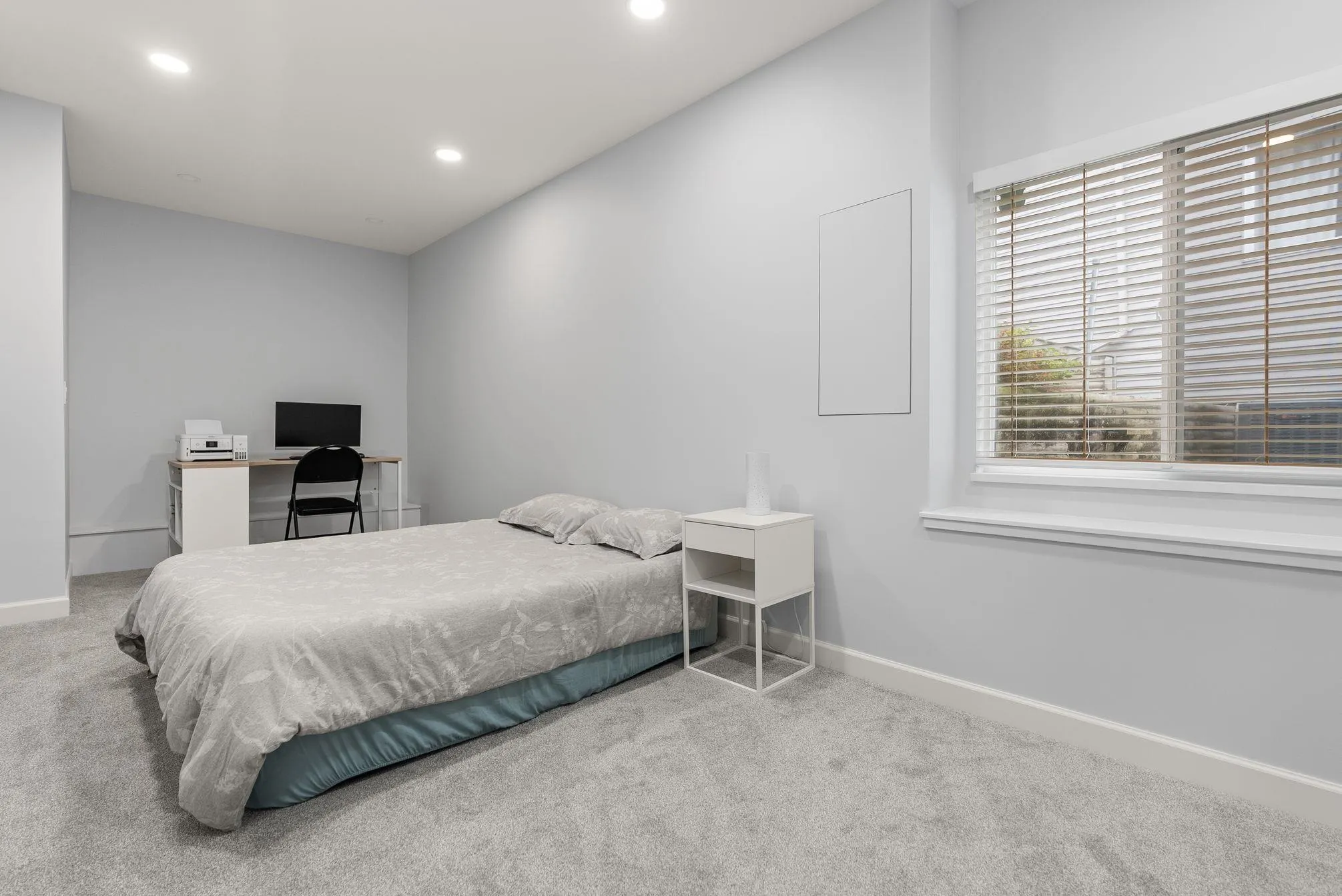 12 47470 Chartwell Drive