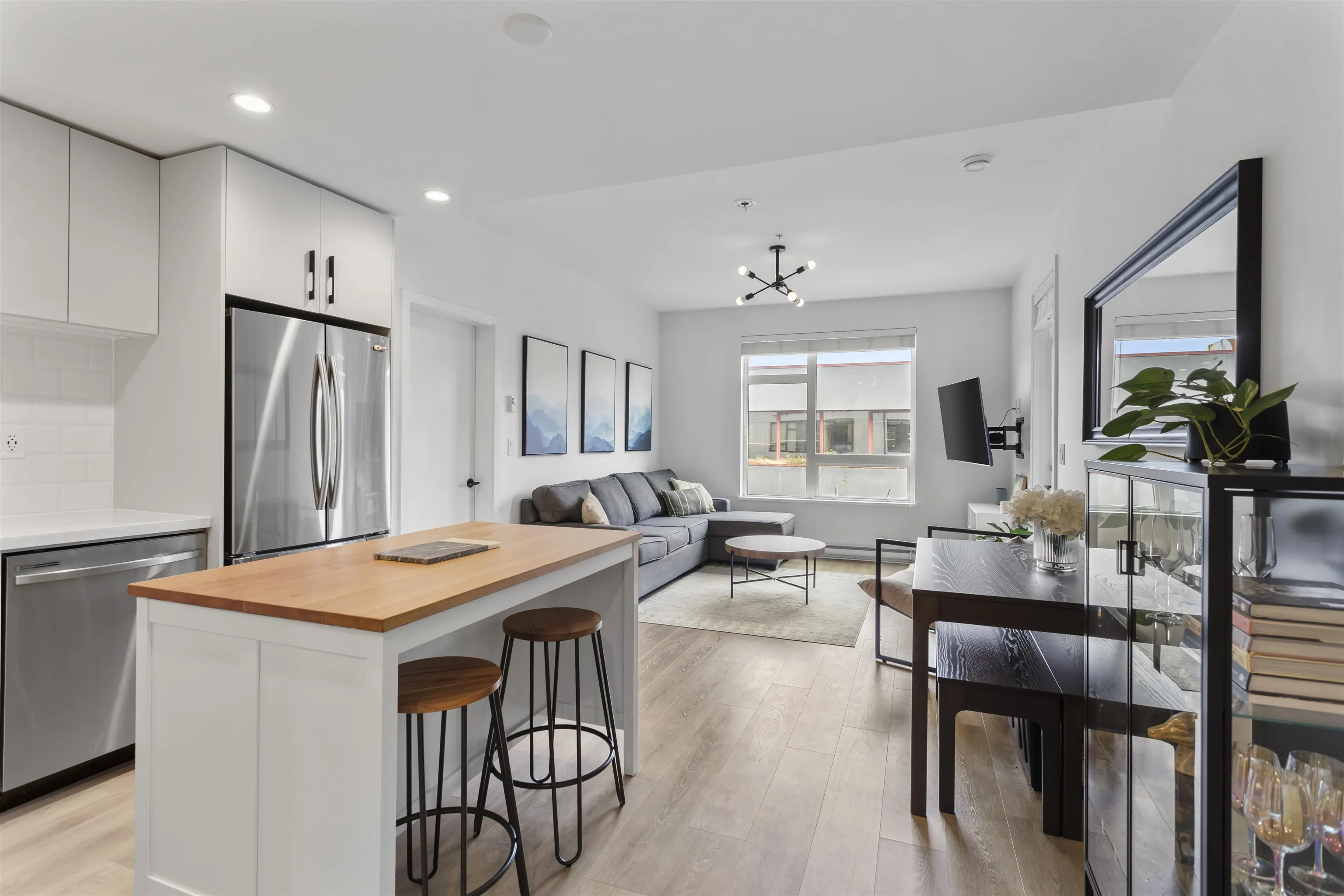 301 3018 St George Street