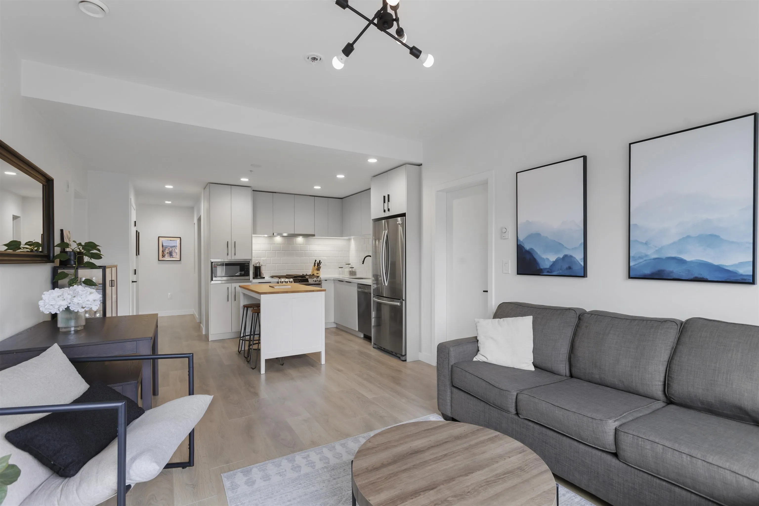 301 3018 St George Street