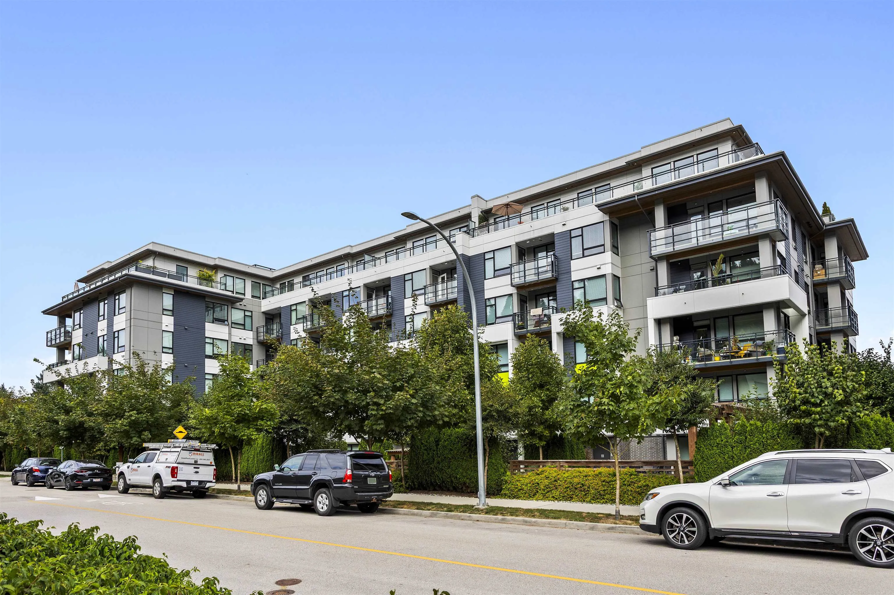 301 3018 St George Street