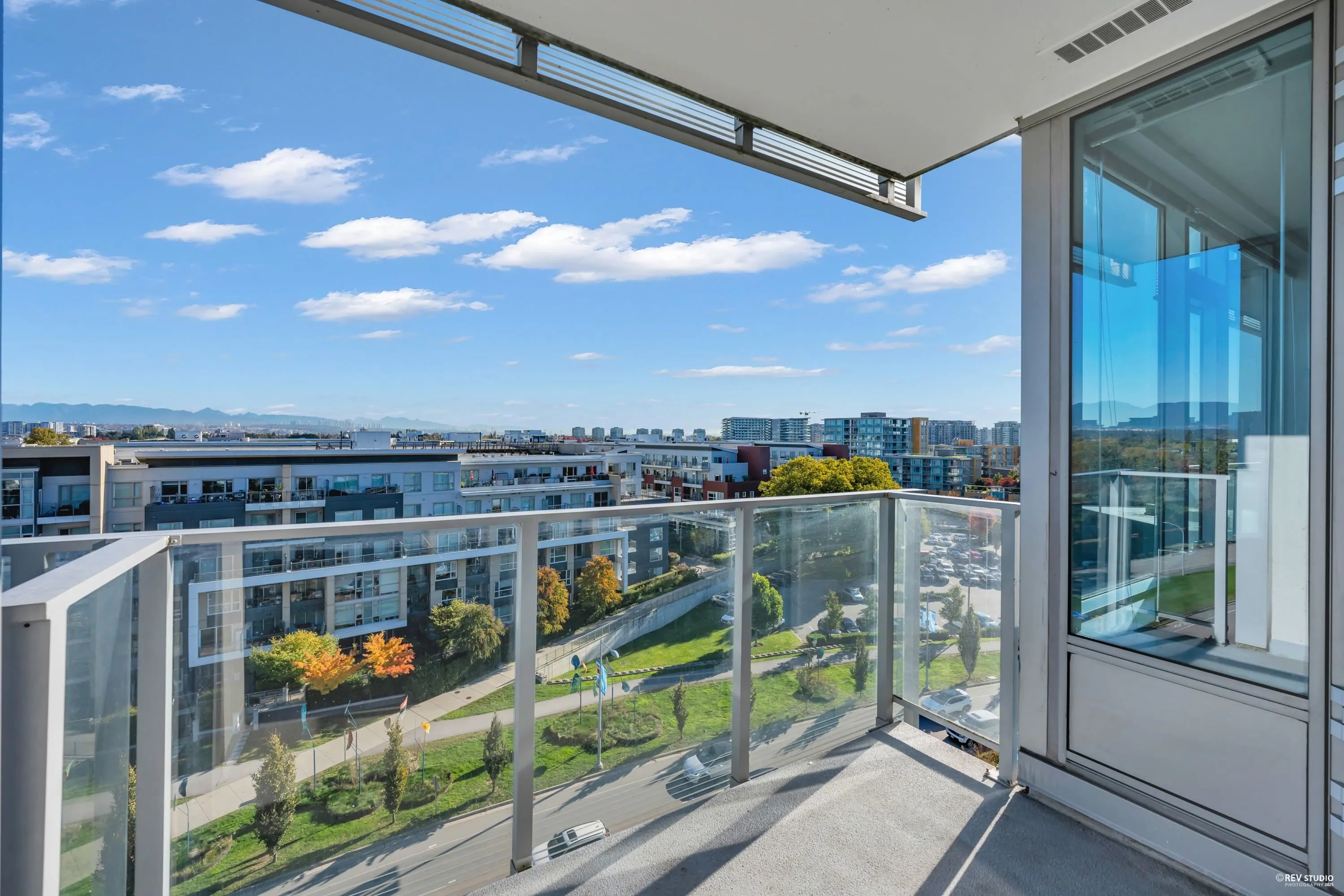 1007 5233 Gilbert Road