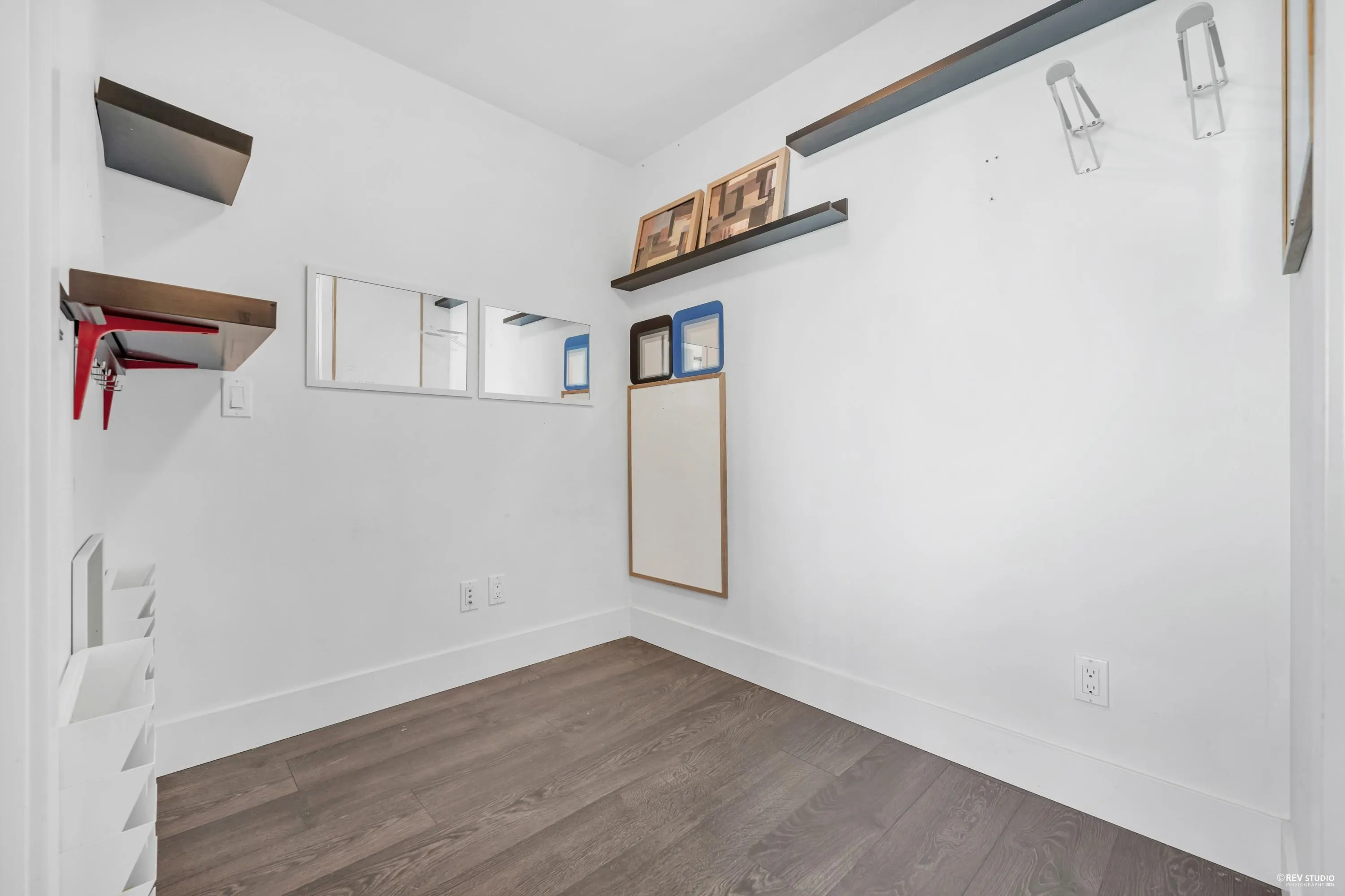 1007 5233 Gilbert Road