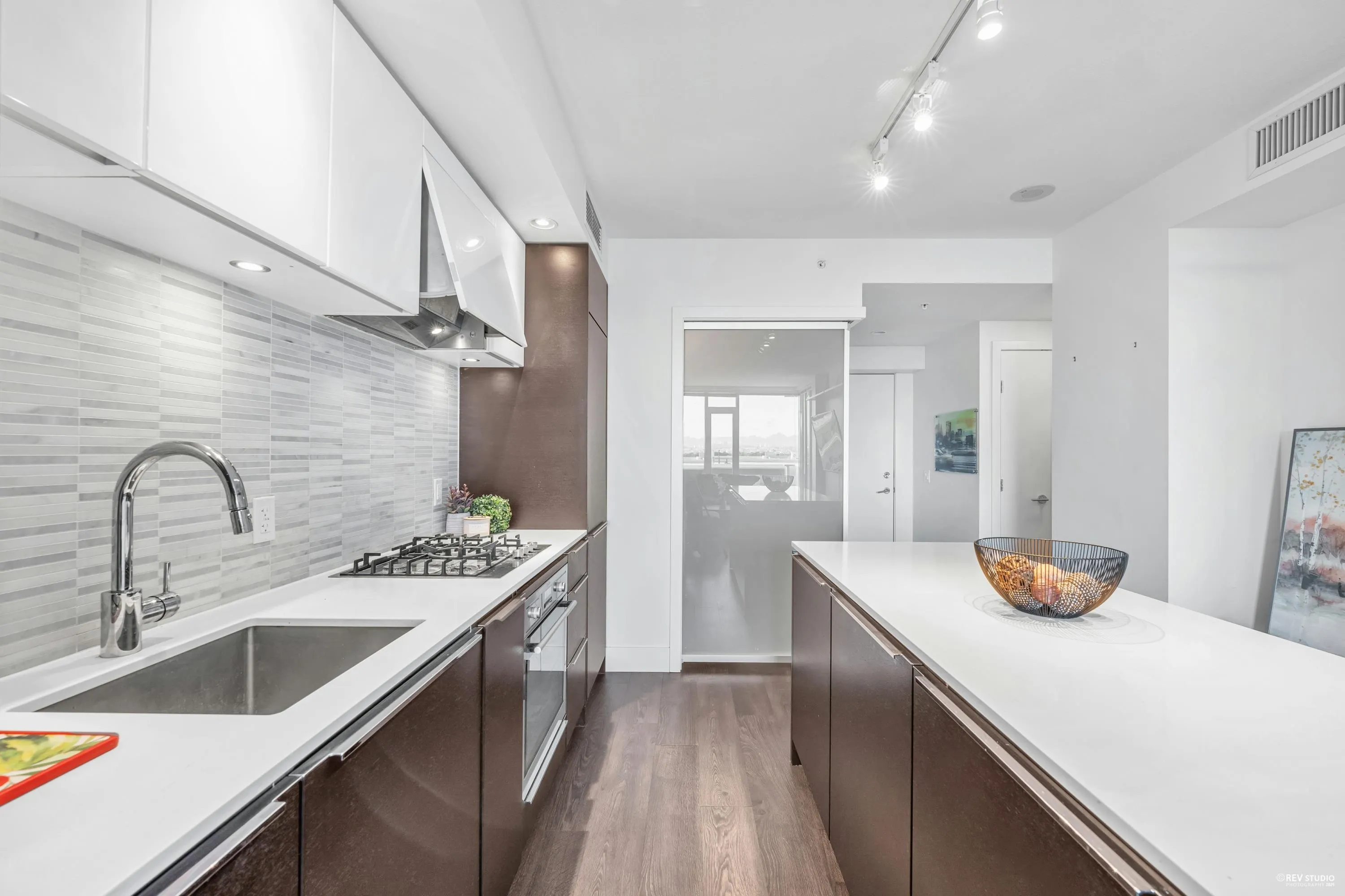 1007 5233 Gilbert Road