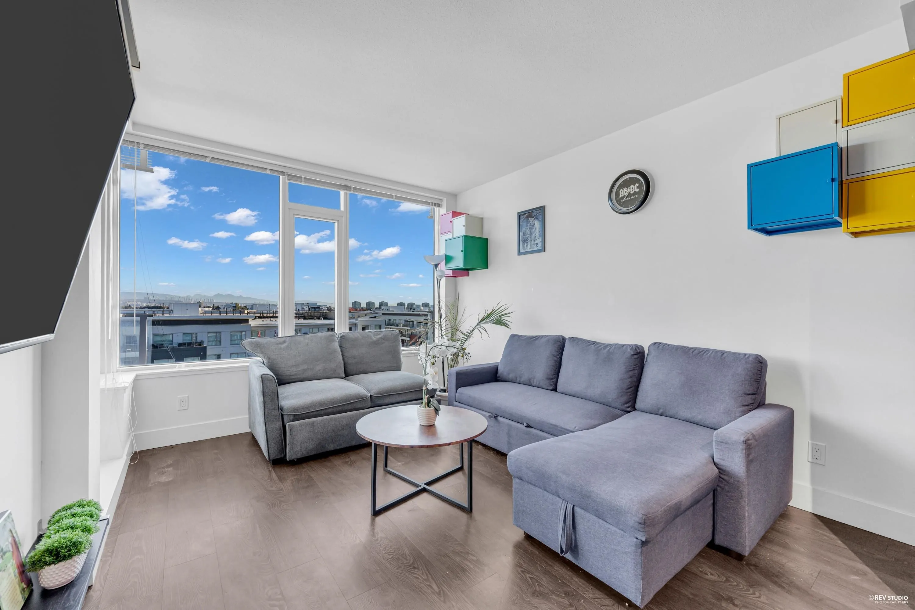 1007 5233 Gilbert Road