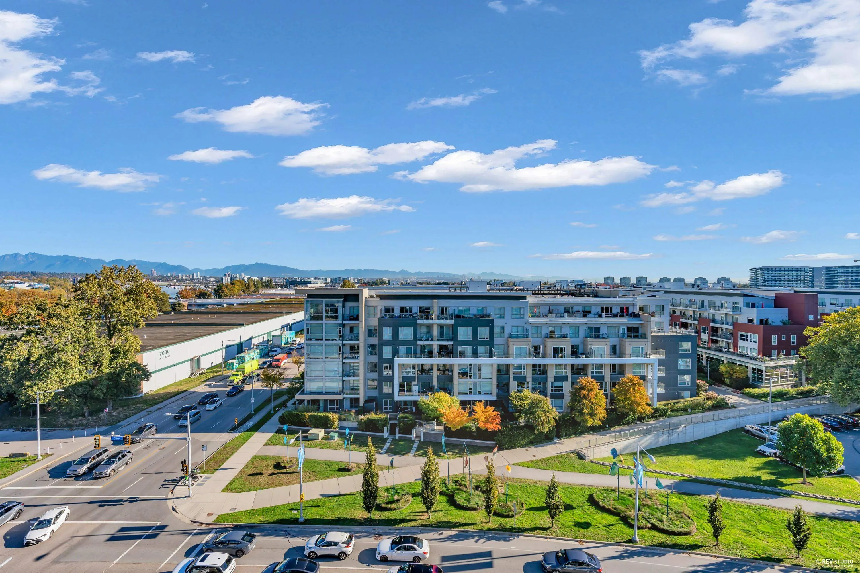 1007 5233 Gilbert Road