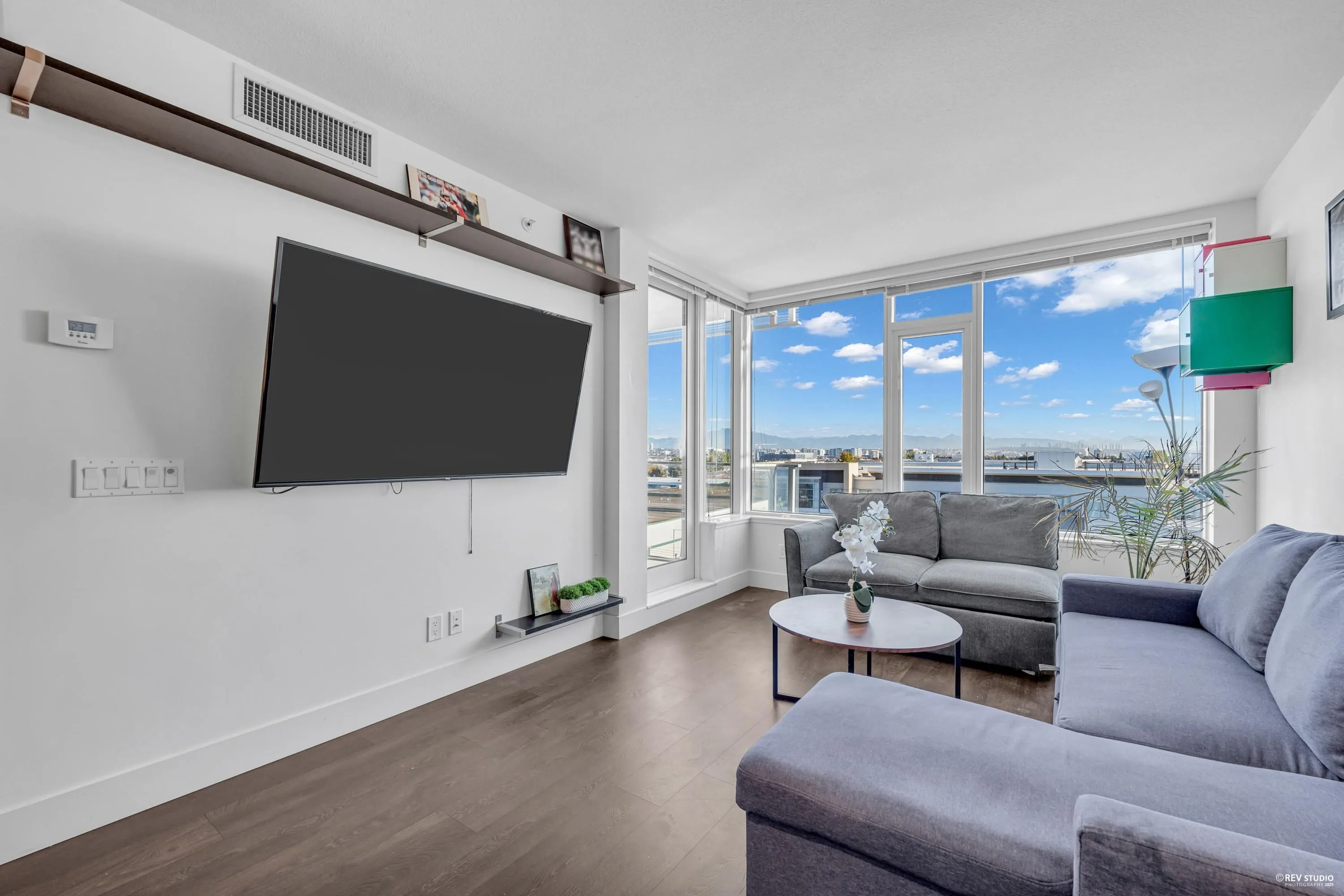 1007 5233 Gilbert Road