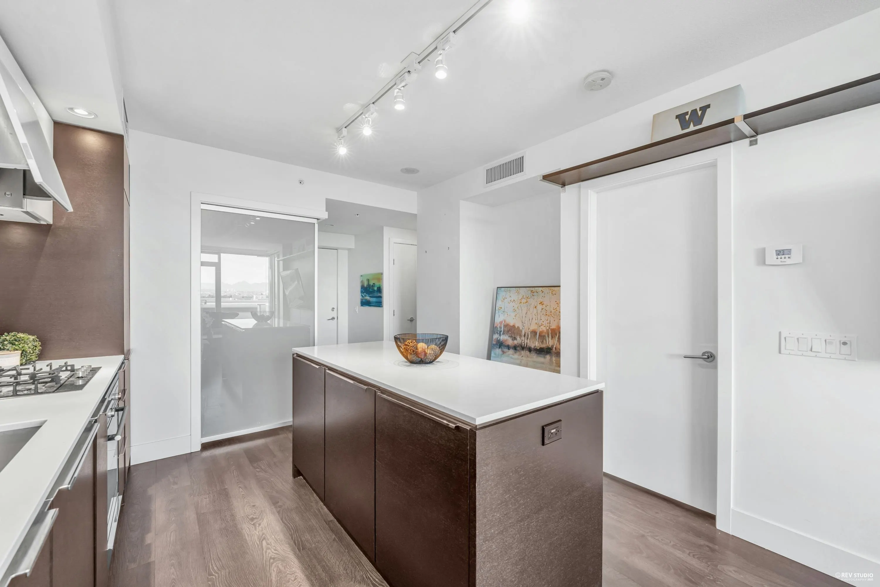 1007 5233 Gilbert Road