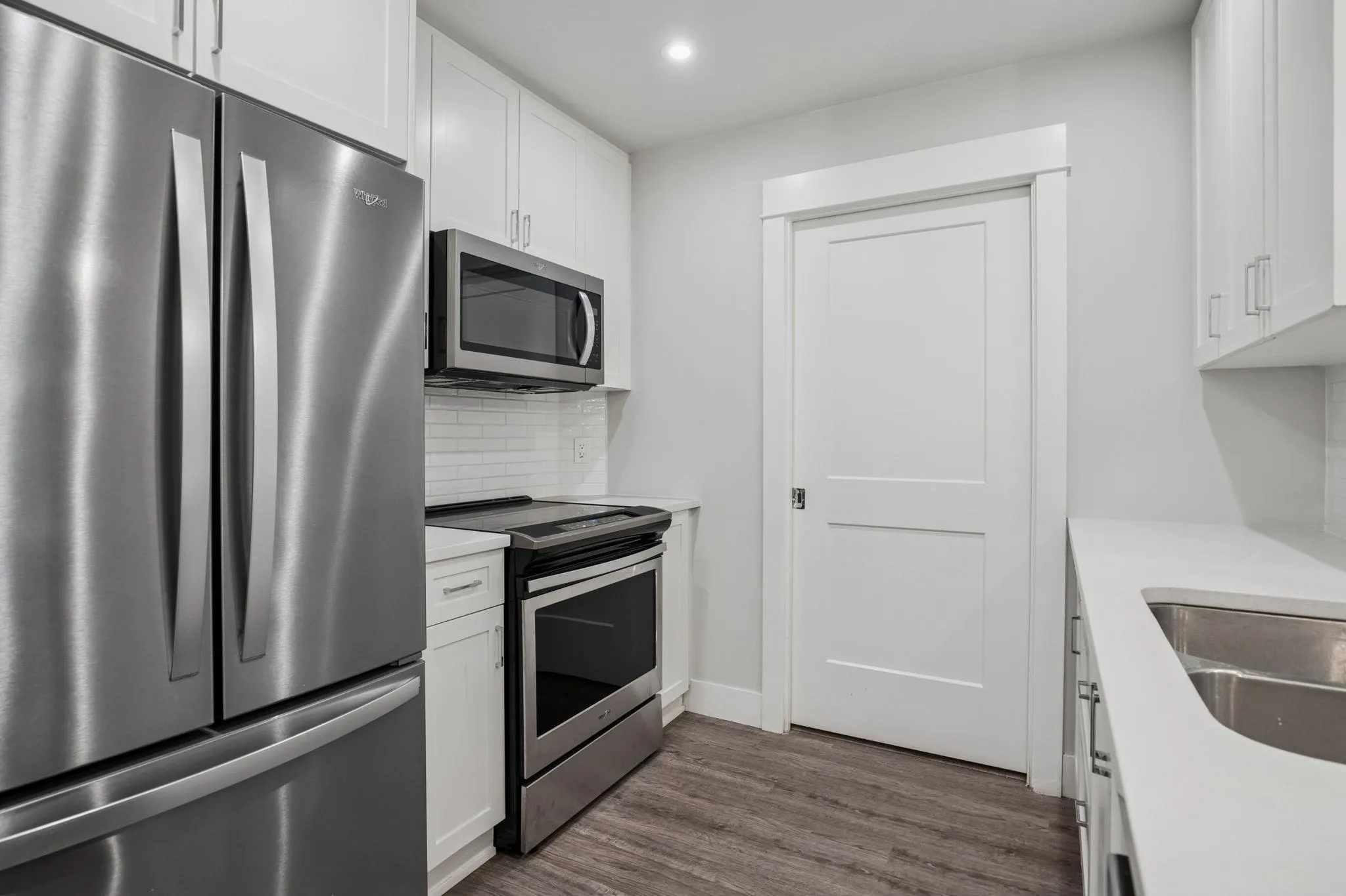 4308 2180 Kelly Avenue