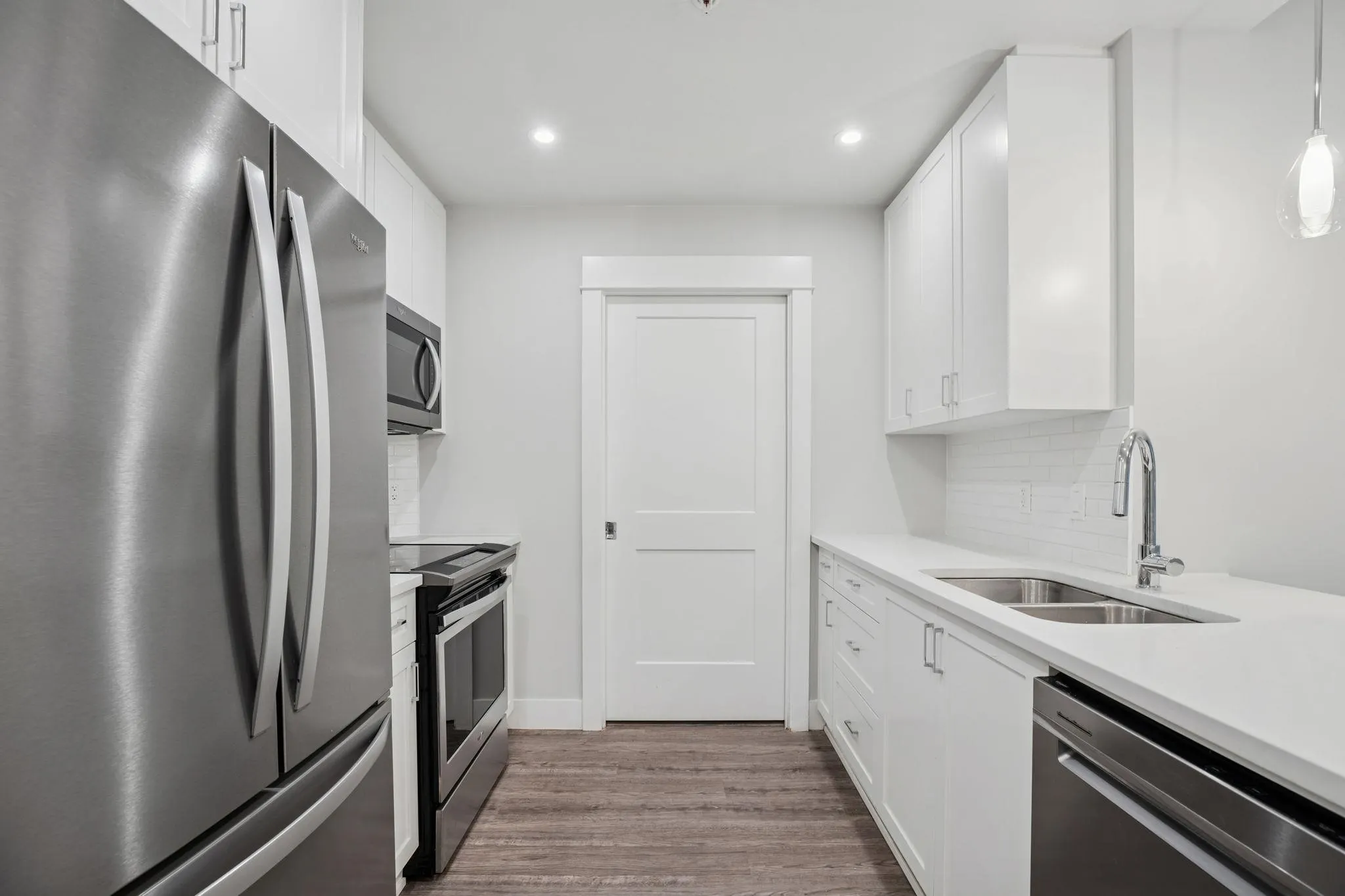 4308 2180 Kelly Avenue