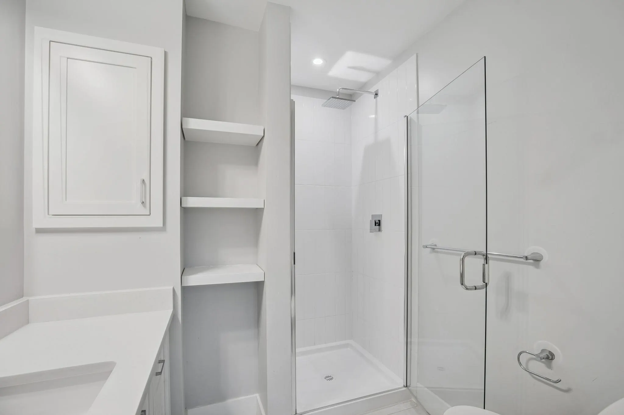 4308 2180 Kelly Avenue