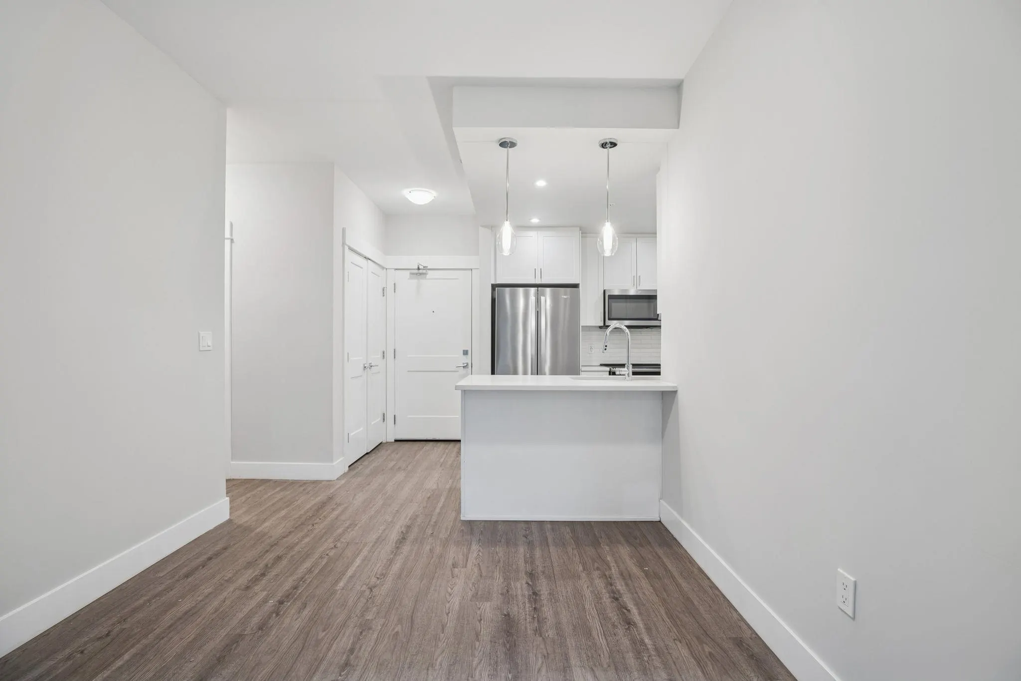 4308 2180 Kelly Avenue