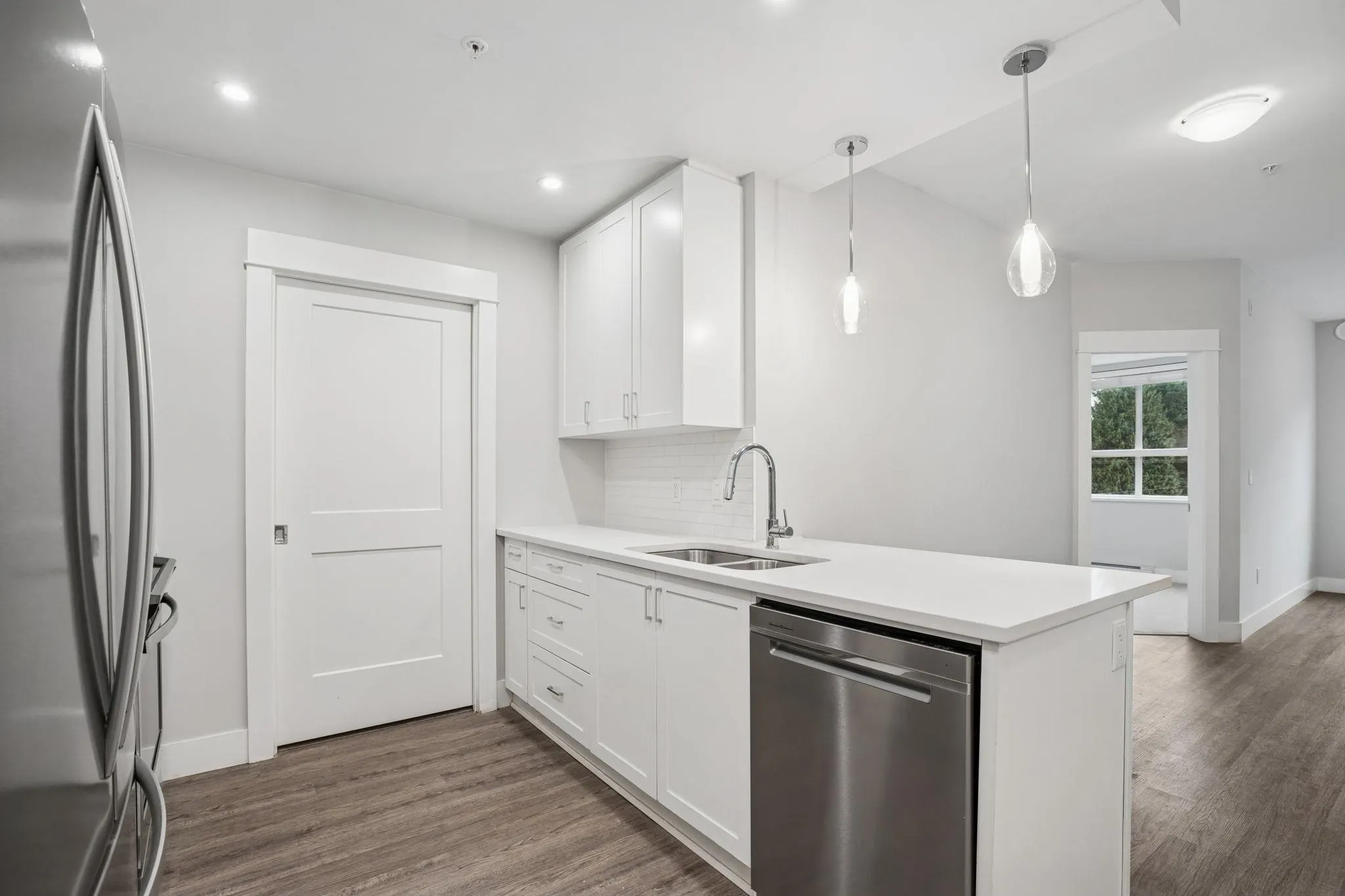 4308 2180 Kelly Avenue