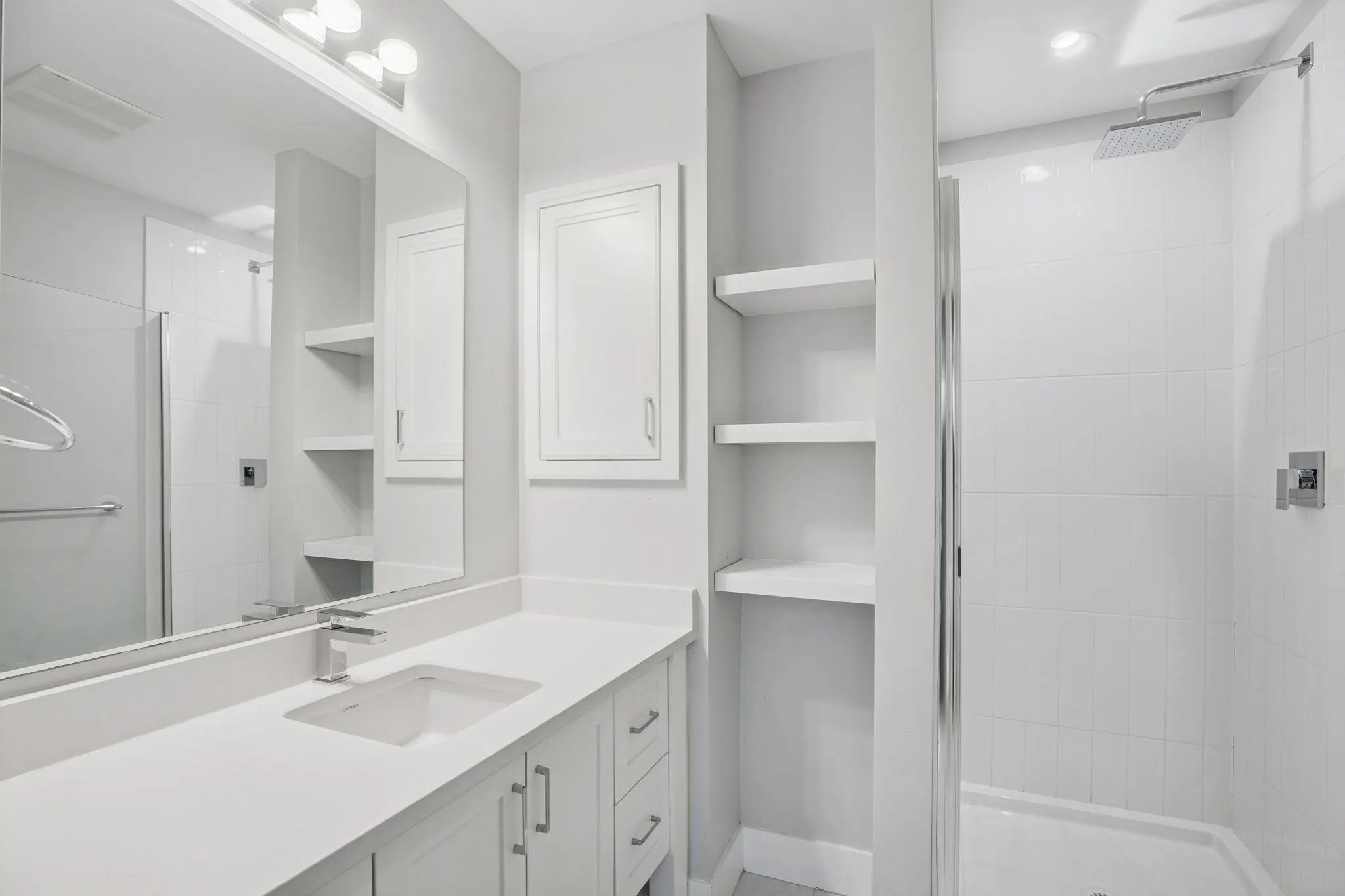 4308 2180 Kelly Avenue