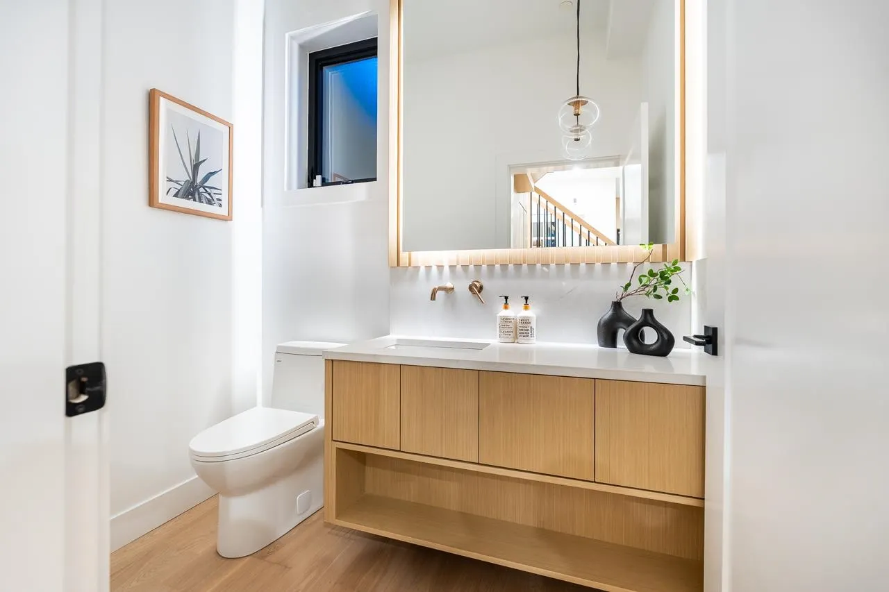 4675 St. George Street