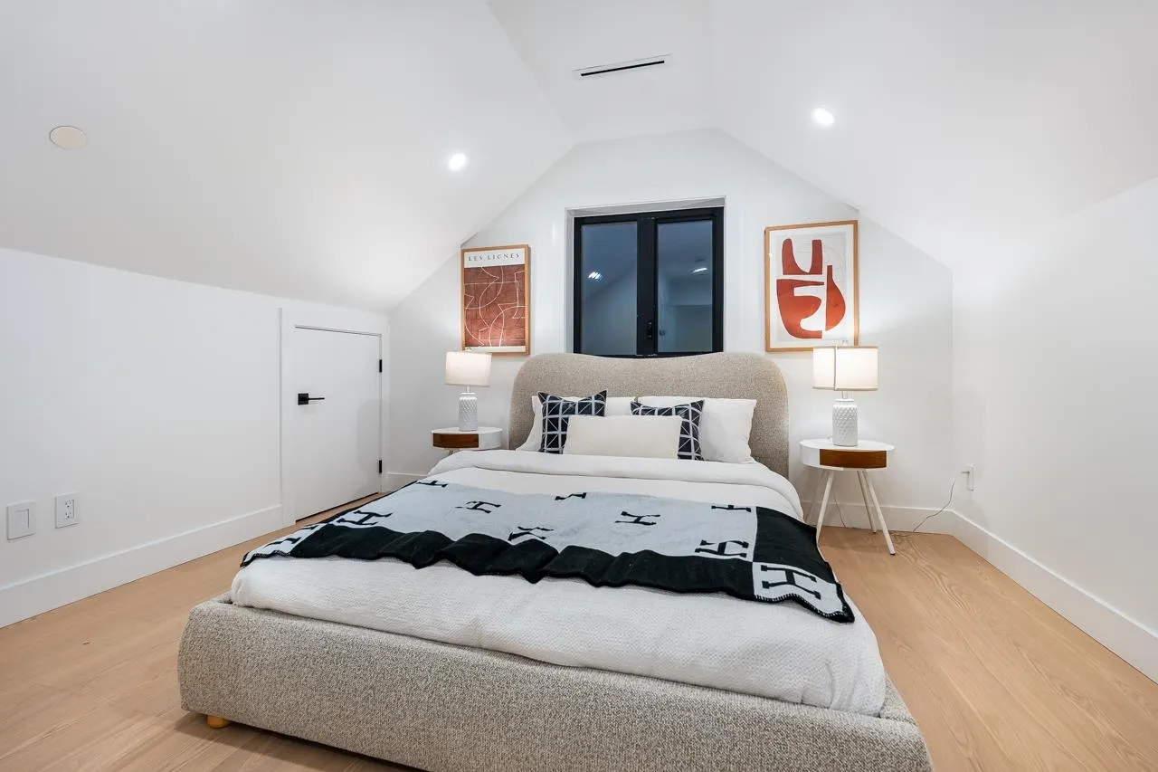 4675 St. George Street