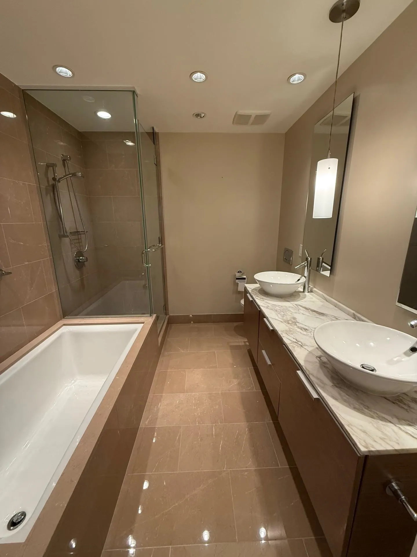 4005 1111 Alberni Street