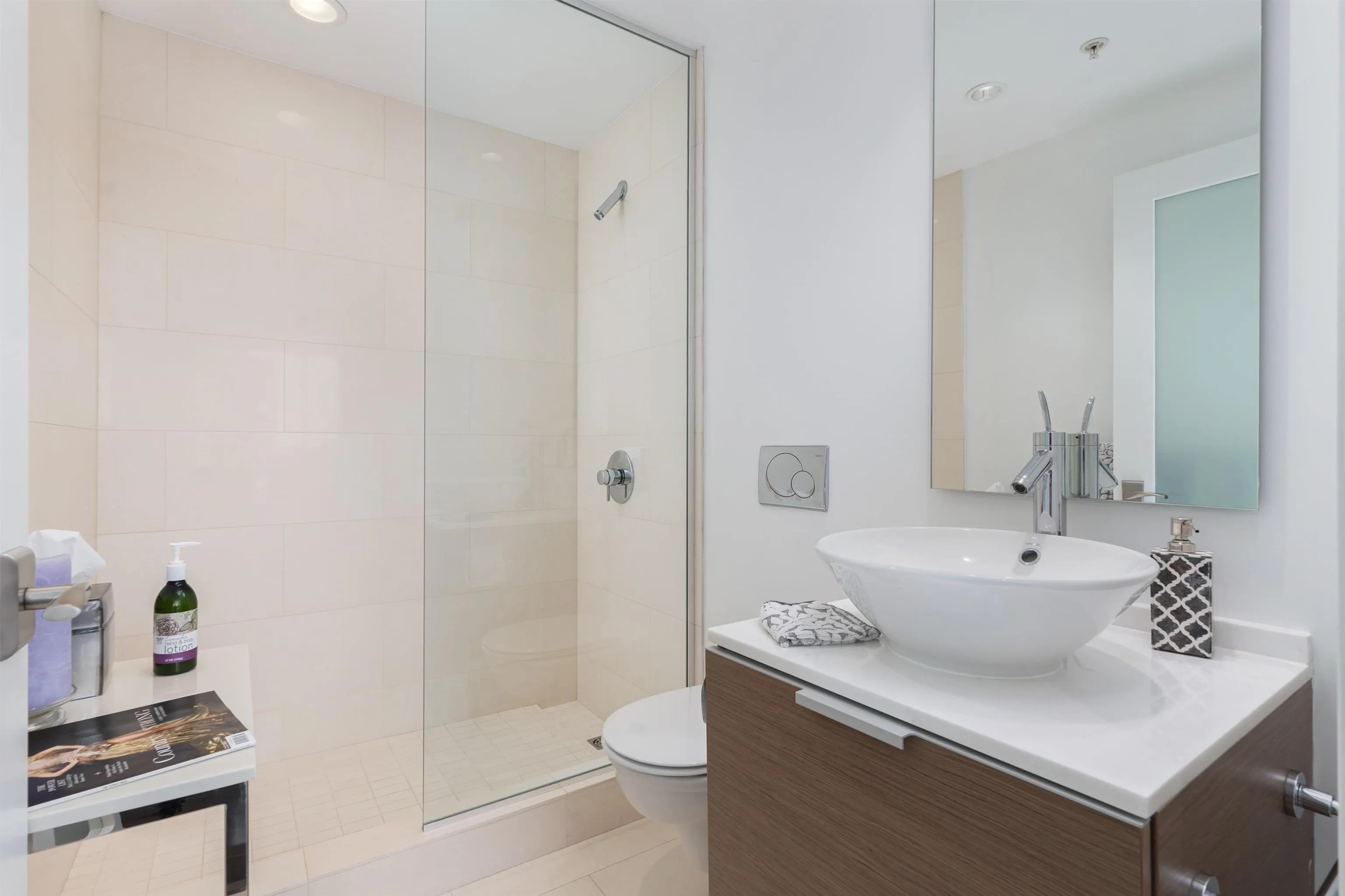 4005 1111 Alberni Street