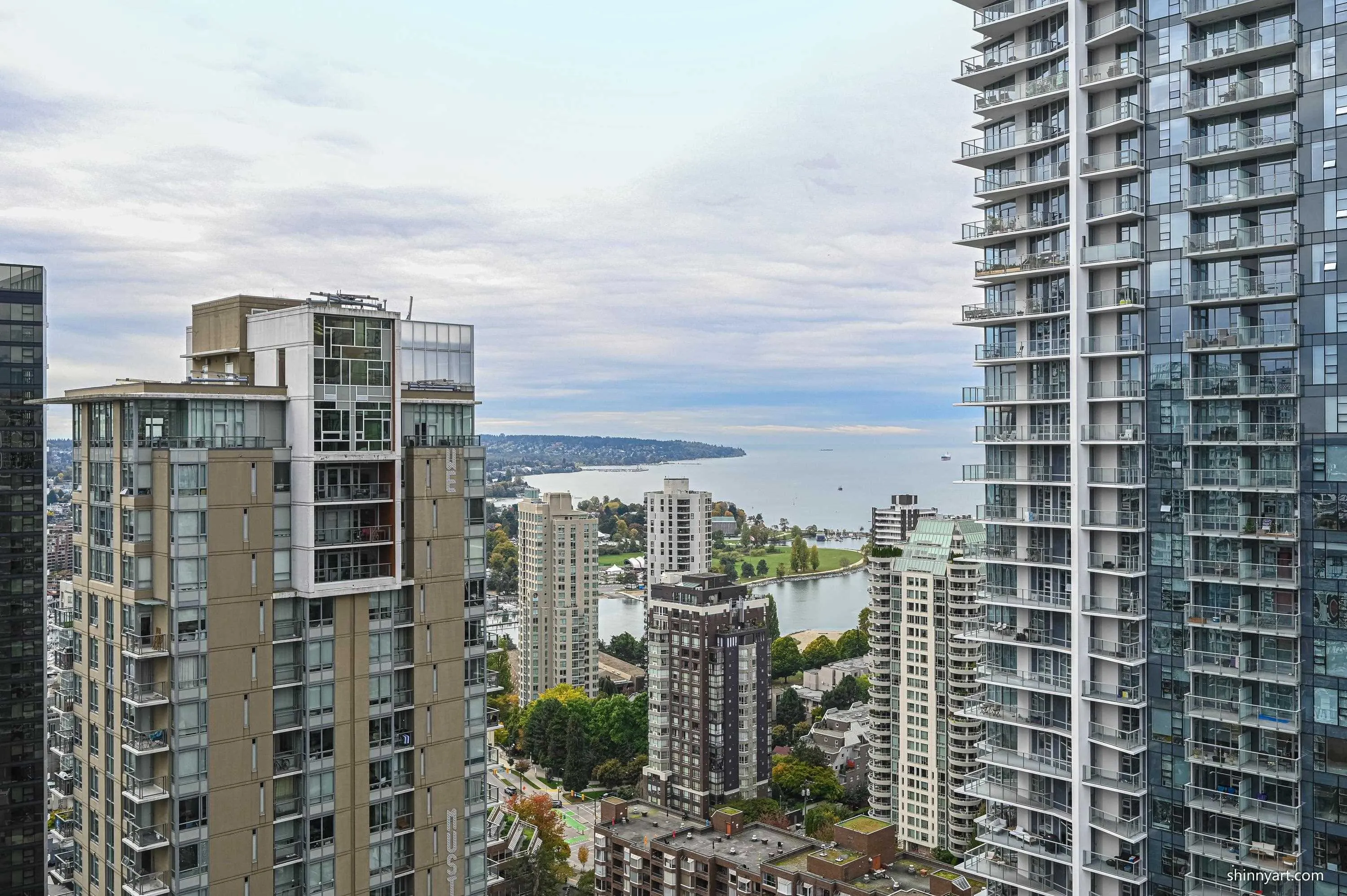 3602 1283 Howe Street