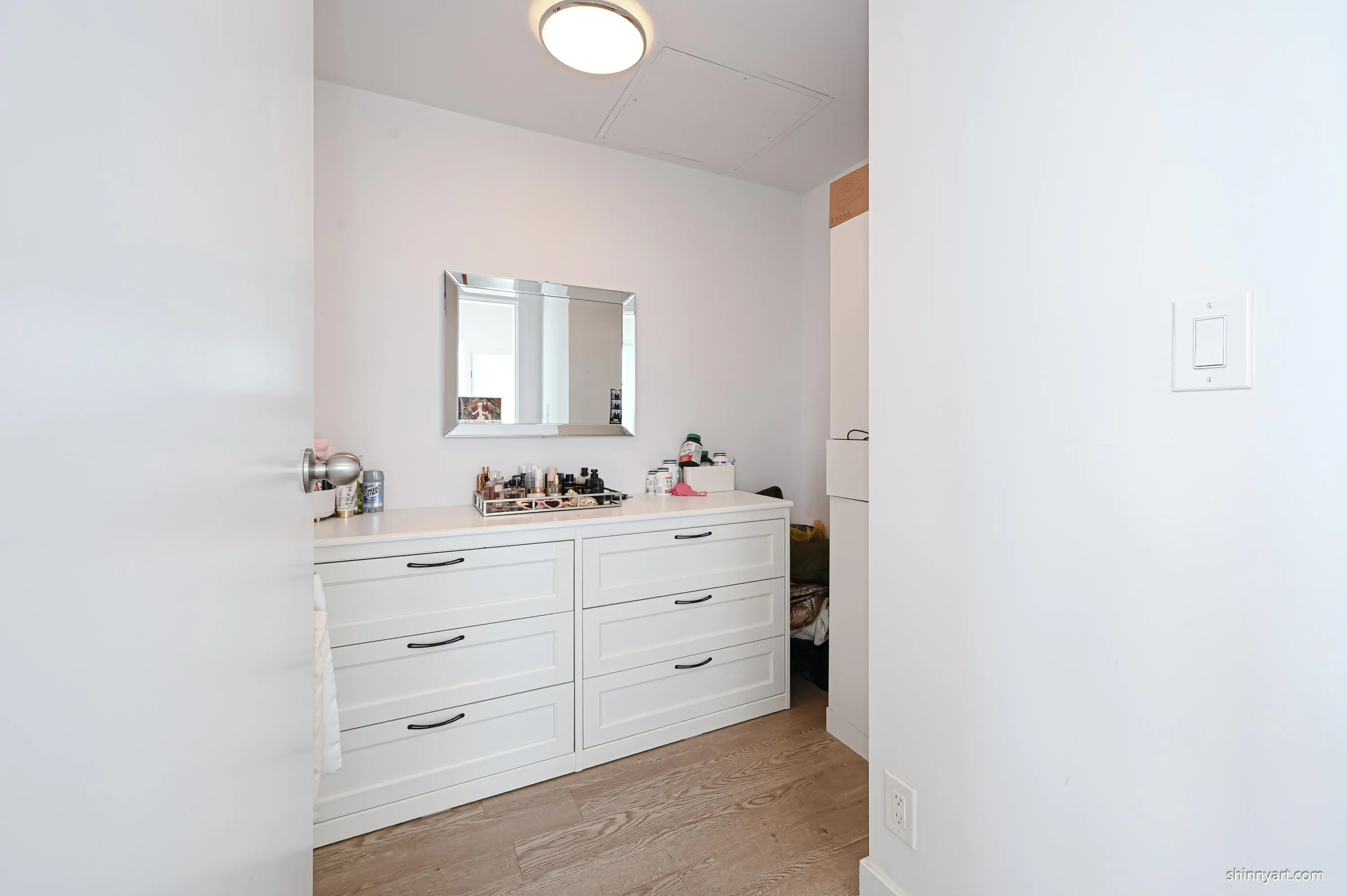 3602 1283 Howe Street