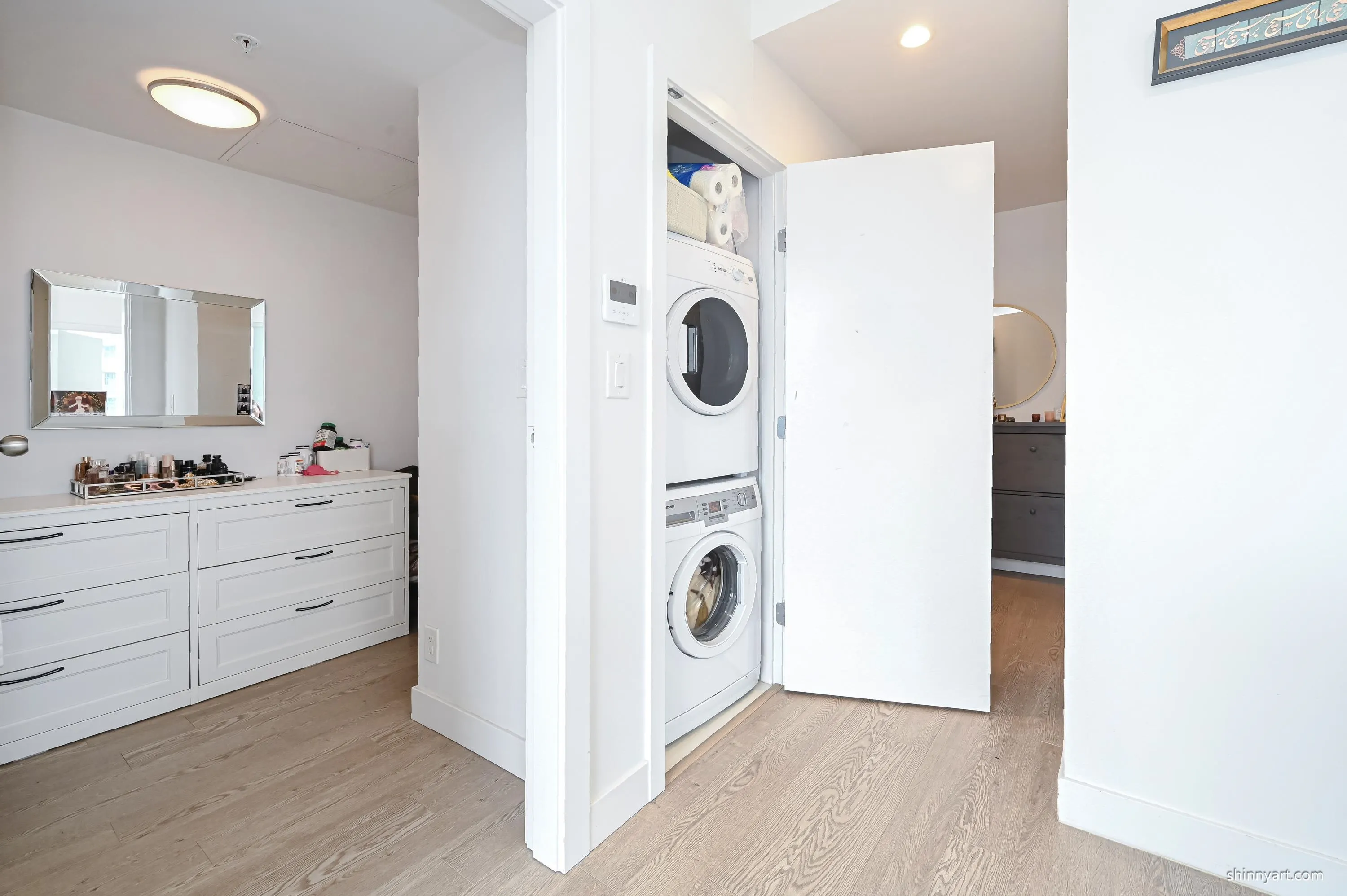 3602 1283 Howe Street