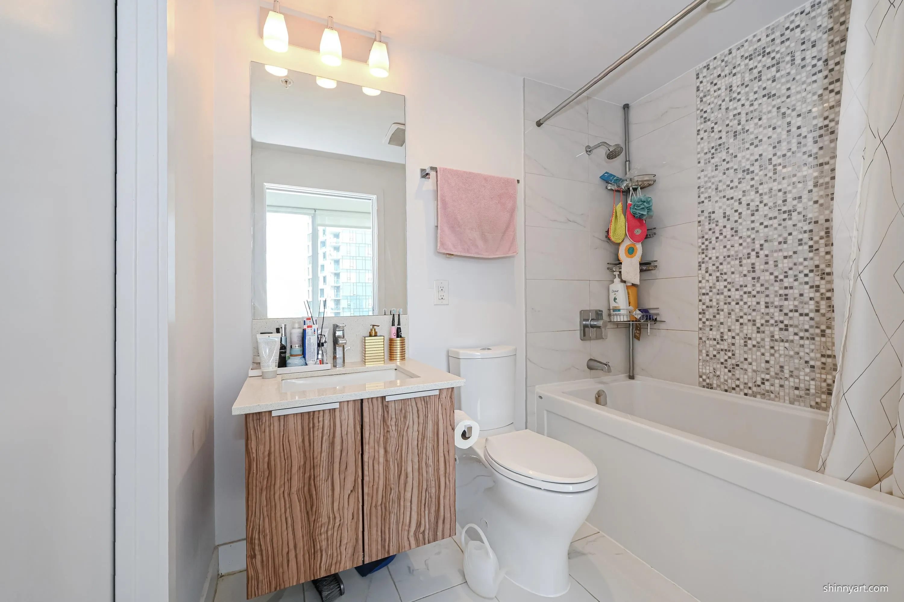 3602 1283 Howe Street